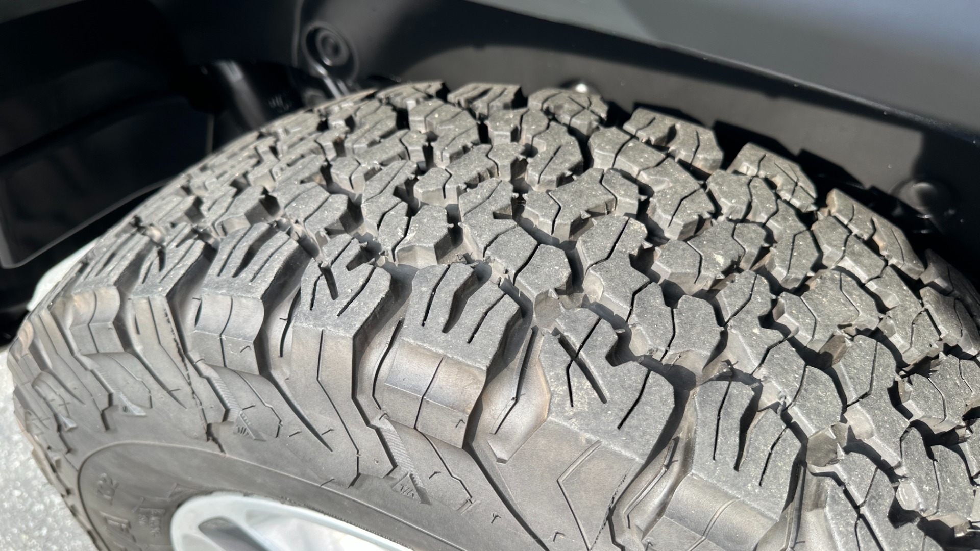 Used 2019 Jeep Wrangler Unlimited SAHARA / ALPINE AUDIO/ SUN RIDER SOFT TOP / COLD WEATHER GROUP for sale Sold at Formula Imports in Charlotte NC 28227 45