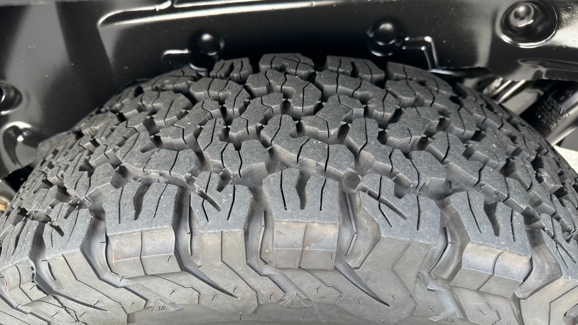 Used 2019 Jeep Wrangler Unlimited SAHARA / ALPINE AUDIO/ SUN RIDER SOFT TOP / COLD WEATHER GROUP for sale Sold at Formula Imports in Charlotte NC 28227 46