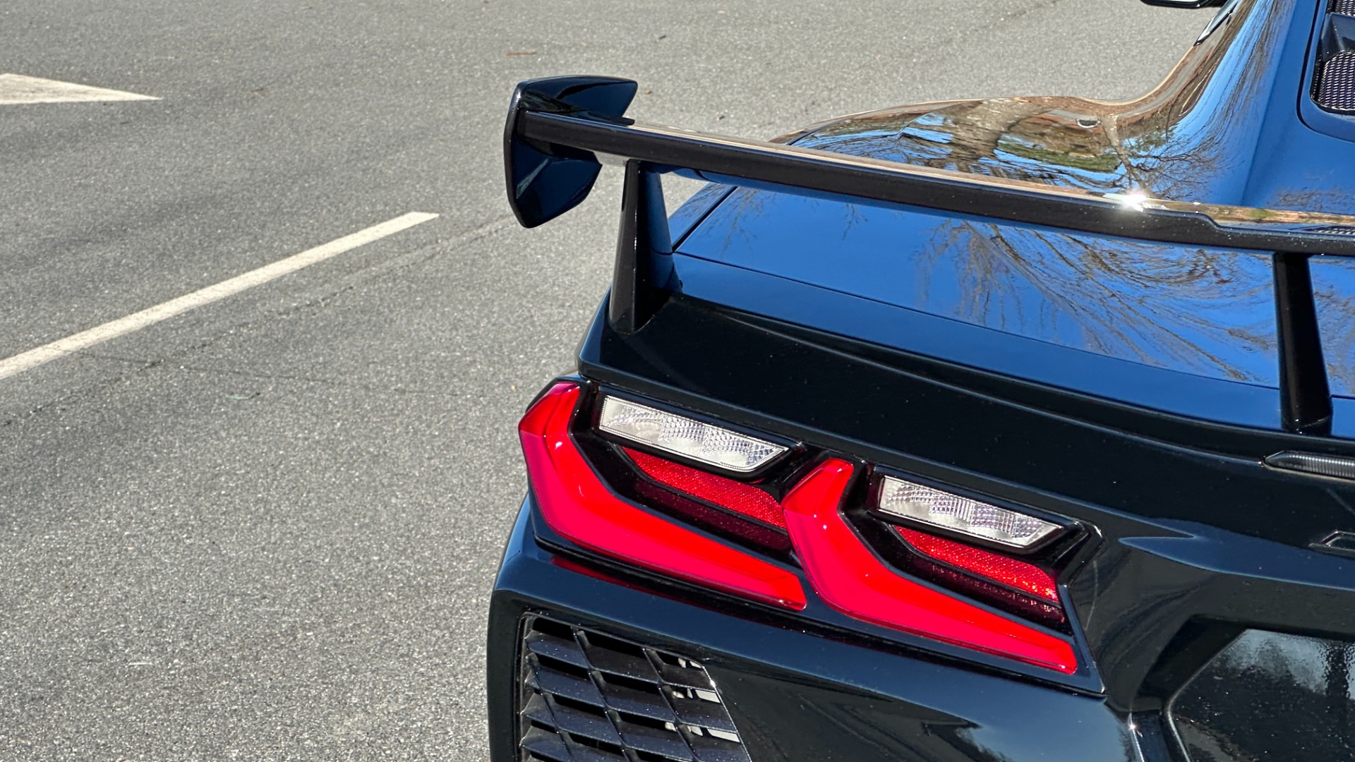 Used 2020 Chevrolet Corvette 3LT / Z51 PERFORMANCE PACKAGE / HIGH WING SPOILER / MAGRIDE / CARBON FIBER for sale Sold at Formula Imports in Charlotte NC 28227 33