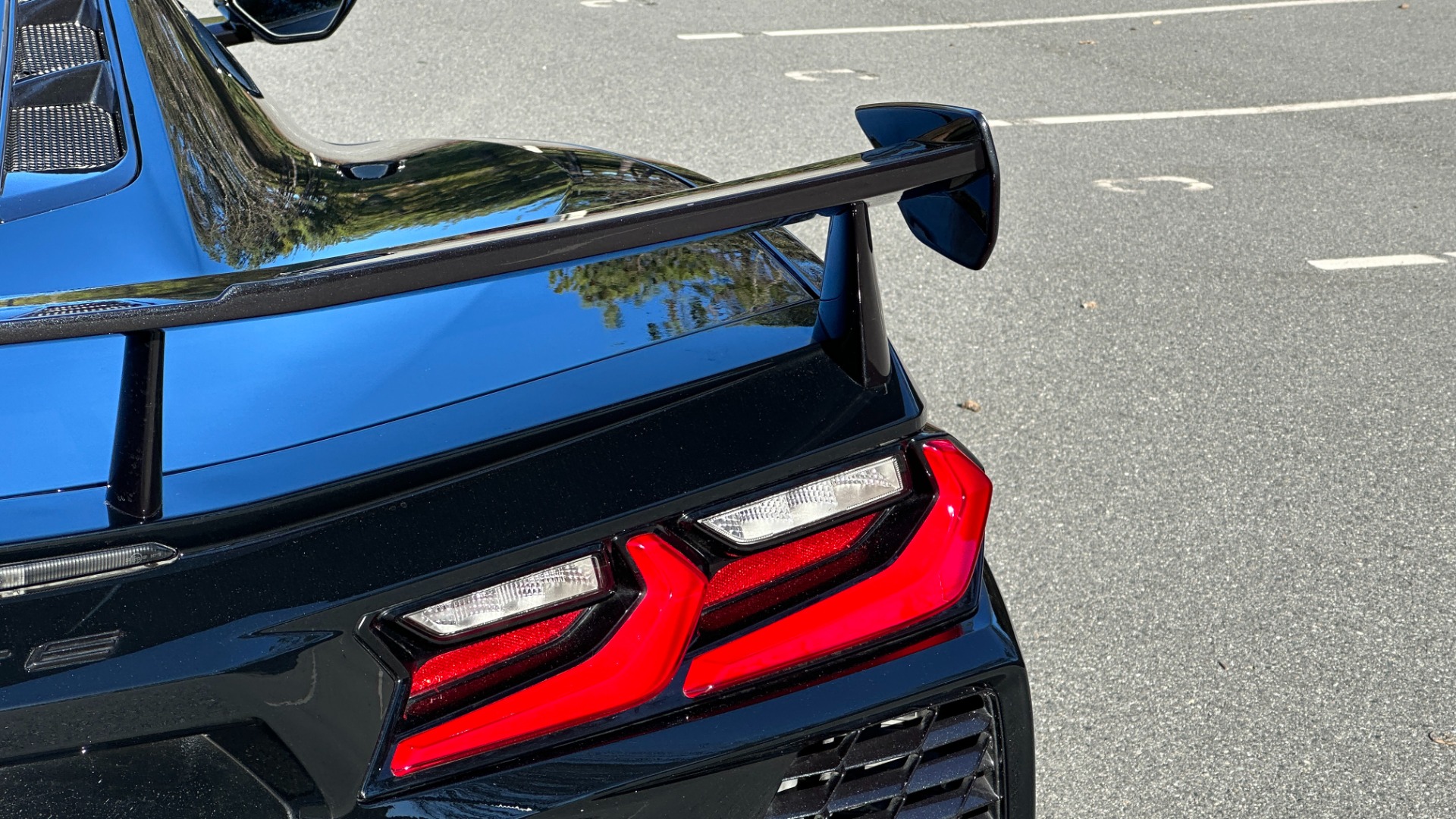 Used 2020 Chevrolet Corvette 3LT / Z51 PERFORMANCE PACKAGE / HIGH WING SPOILER / MAGRIDE / CARBON FIBER for sale Sold at Formula Imports in Charlotte NC 28227 34