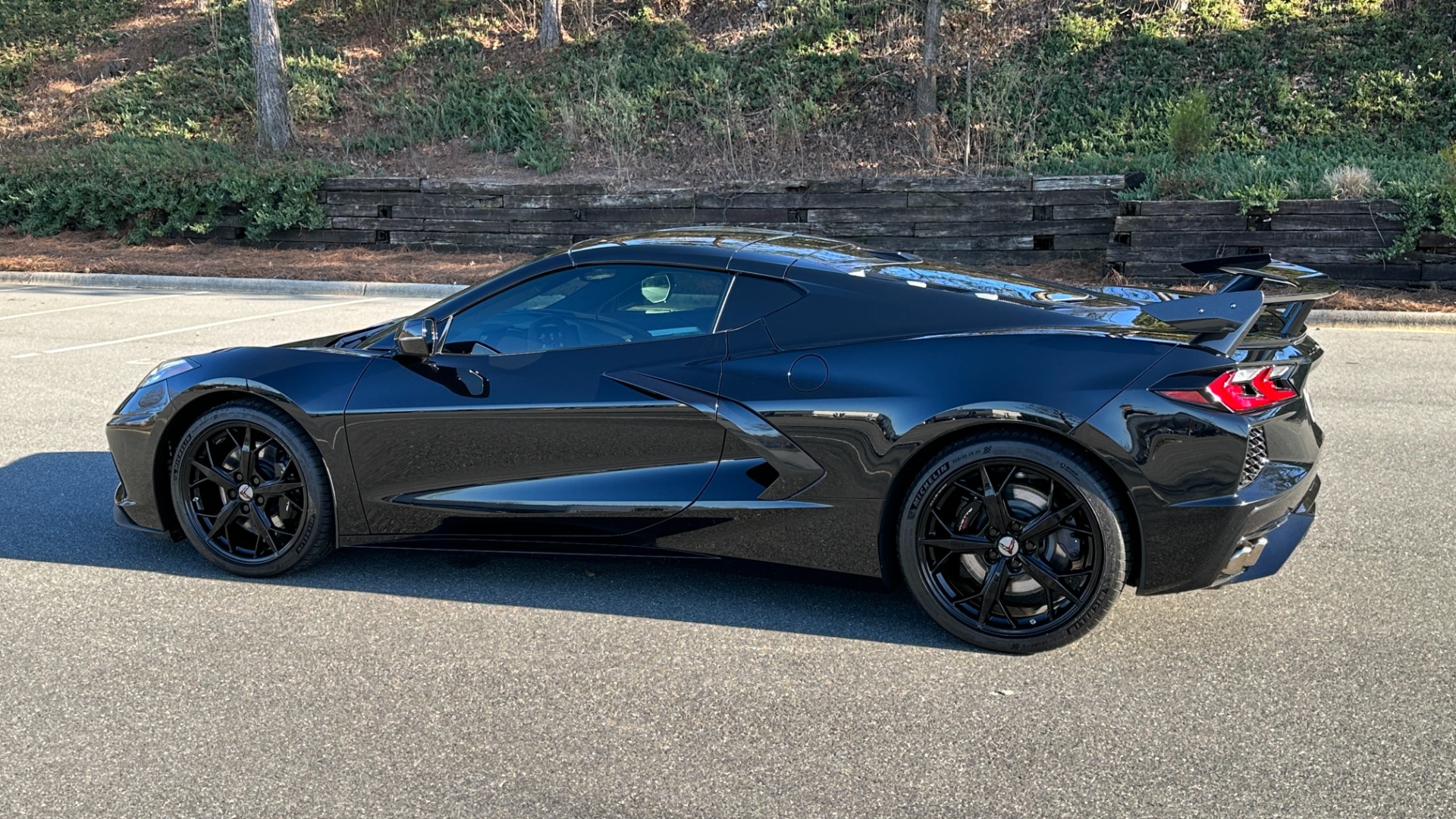 Used 2020 Chevrolet Corvette 3LT / Z51 PERFORMANCE PACKAGE / HIGH WING SPOILER / MAGRIDE / CARBON FIBER for sale Sold at Formula Imports in Charlotte NC 28227 4