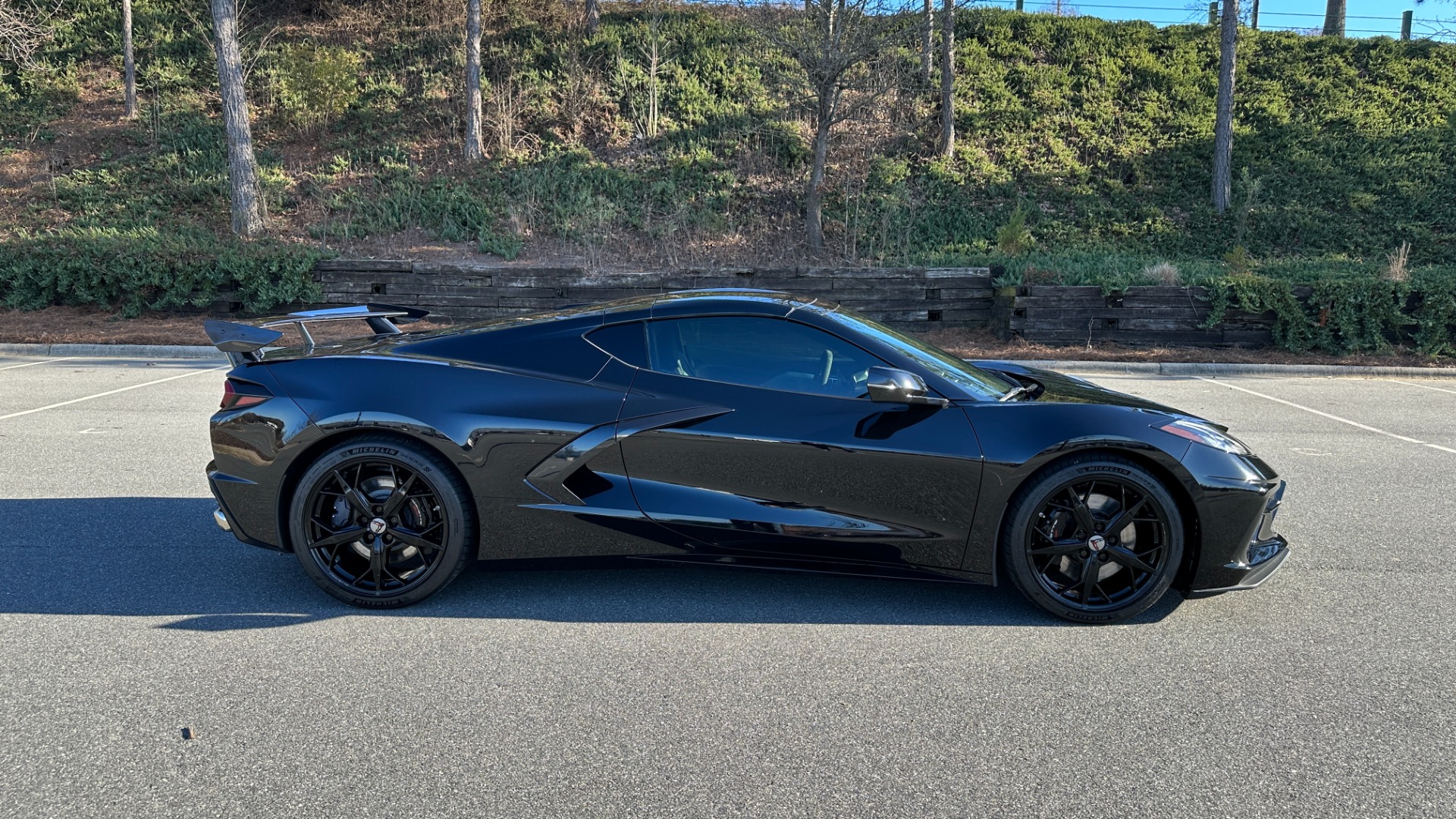 Used 2020 Chevrolet Corvette 3LT / Z51 PERFORMANCE PACKAGE / HIGH WING SPOILER / MAGRIDE / CARBON FIBER for sale Sold at Formula Imports in Charlotte NC 28227 7