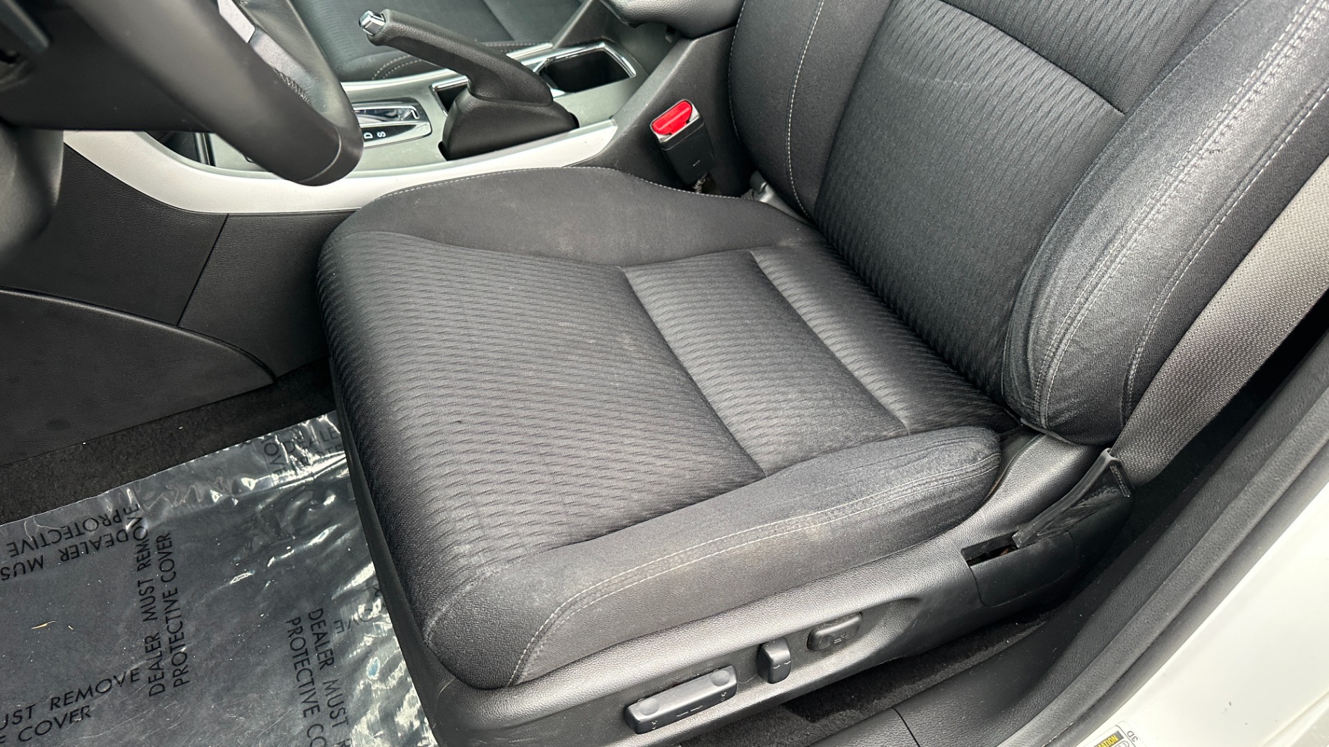 Used 2015 Honda Accord Sedan SPORT / CLOTH / 4CYL ENGINE / BACKUP CAMERA for sale Sold at Formula Imports in Charlotte NC 28227 14