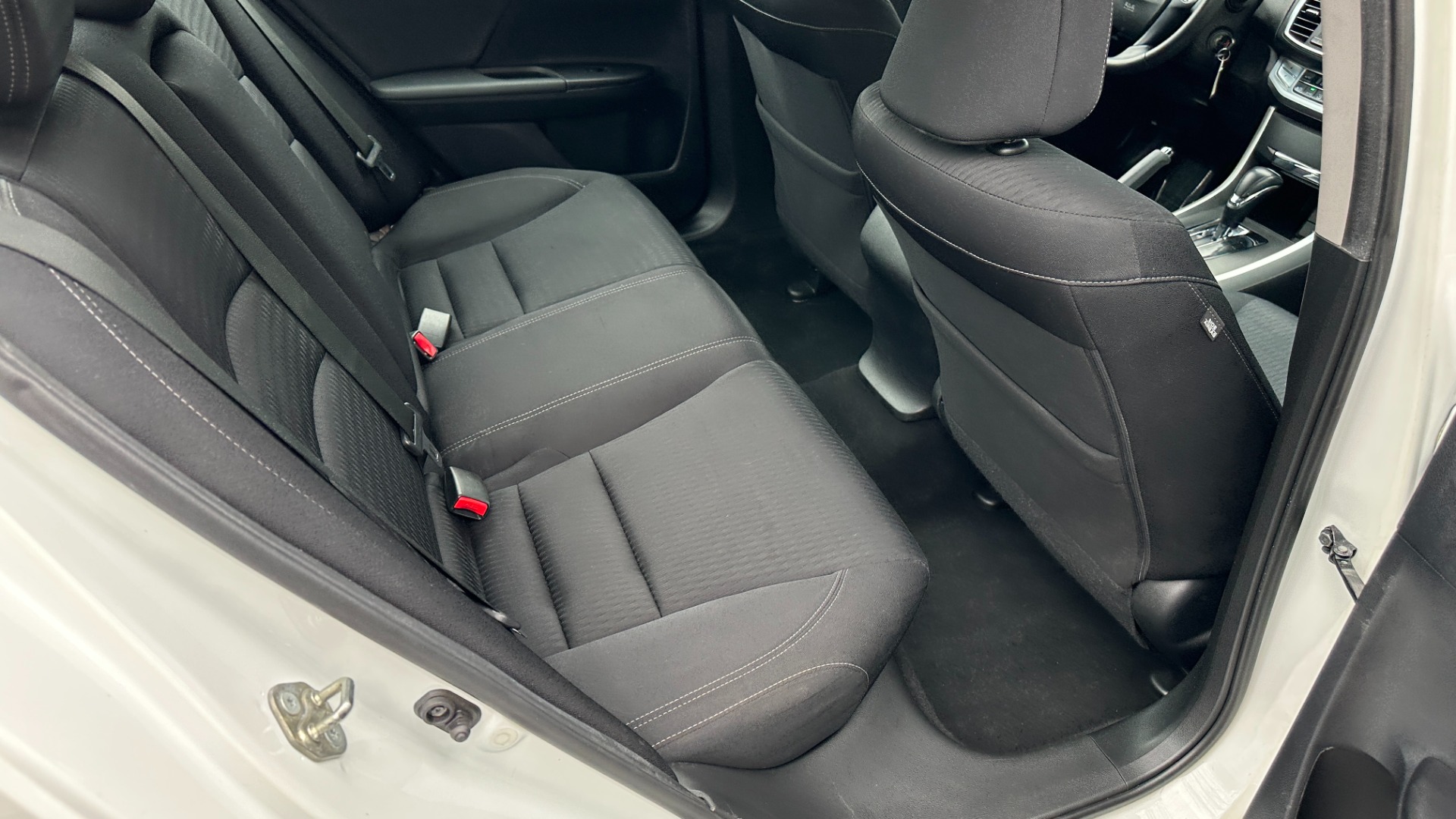 Used 2015 Honda Accord Sedan SPORT / CLOTH / 4CYL ENGINE / BACKUP CAMERA for sale Sold at Formula Imports in Charlotte NC 28227 18
