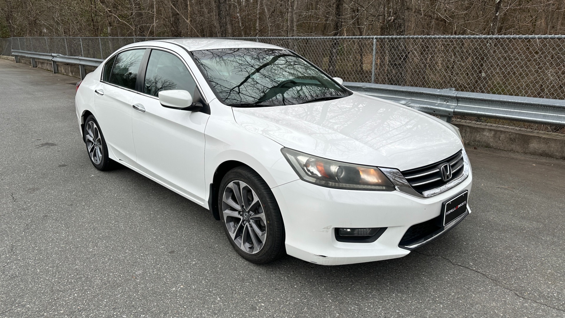 Used 2015 Honda Accord Sedan SPORT / CLOTH / 4CYL ENGINE / BACKUP CAMERA for sale Sold at Formula Imports in Charlotte NC 28227 2