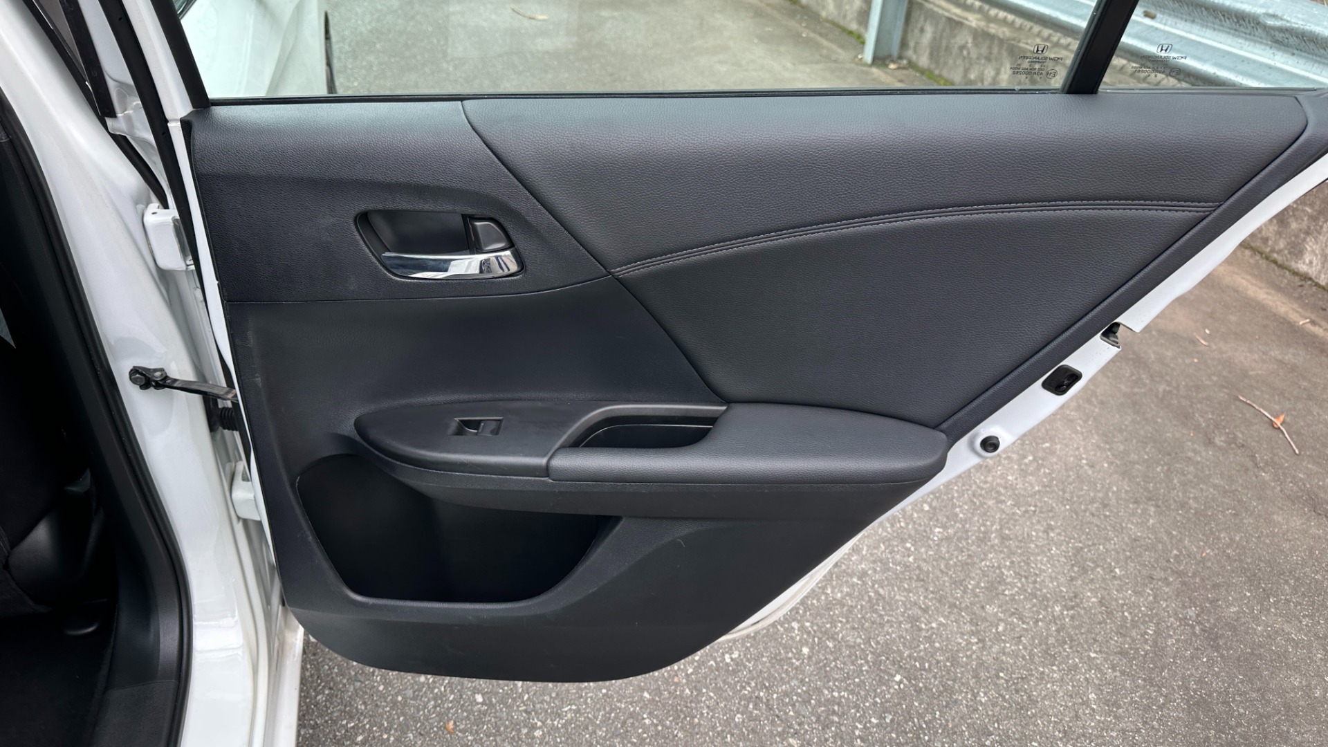Used 2015 Honda Accord Sedan SPORT / CLOTH / 4CYL ENGINE / BACKUP CAMERA for sale Sold at Formula Imports in Charlotte NC 28227 20