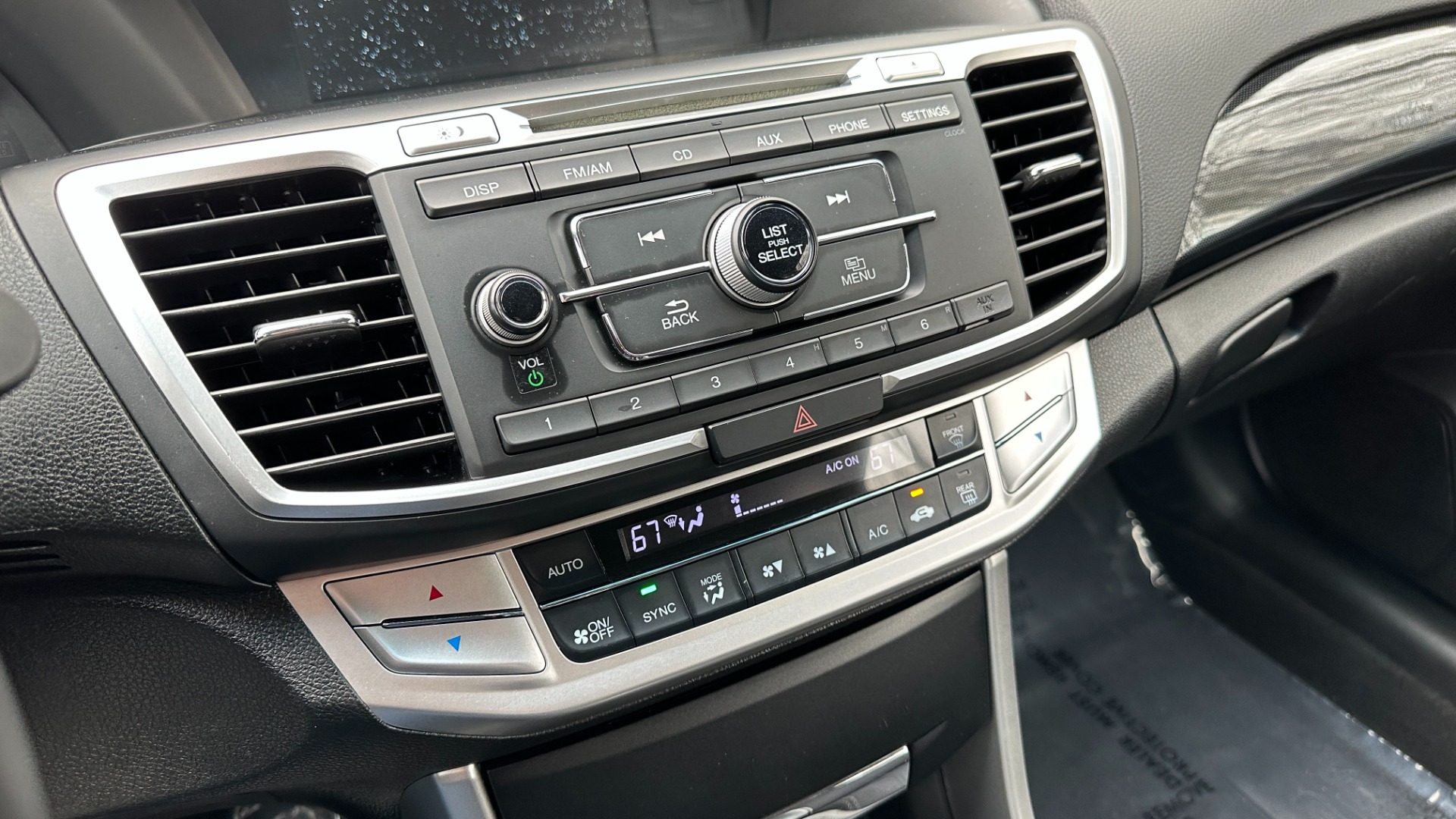 Used 2015 Honda Accord Sedan SPORT / CLOTH / 4CYL ENGINE / BACKUP CAMERA for sale Sold at Formula Imports in Charlotte NC 28227 27