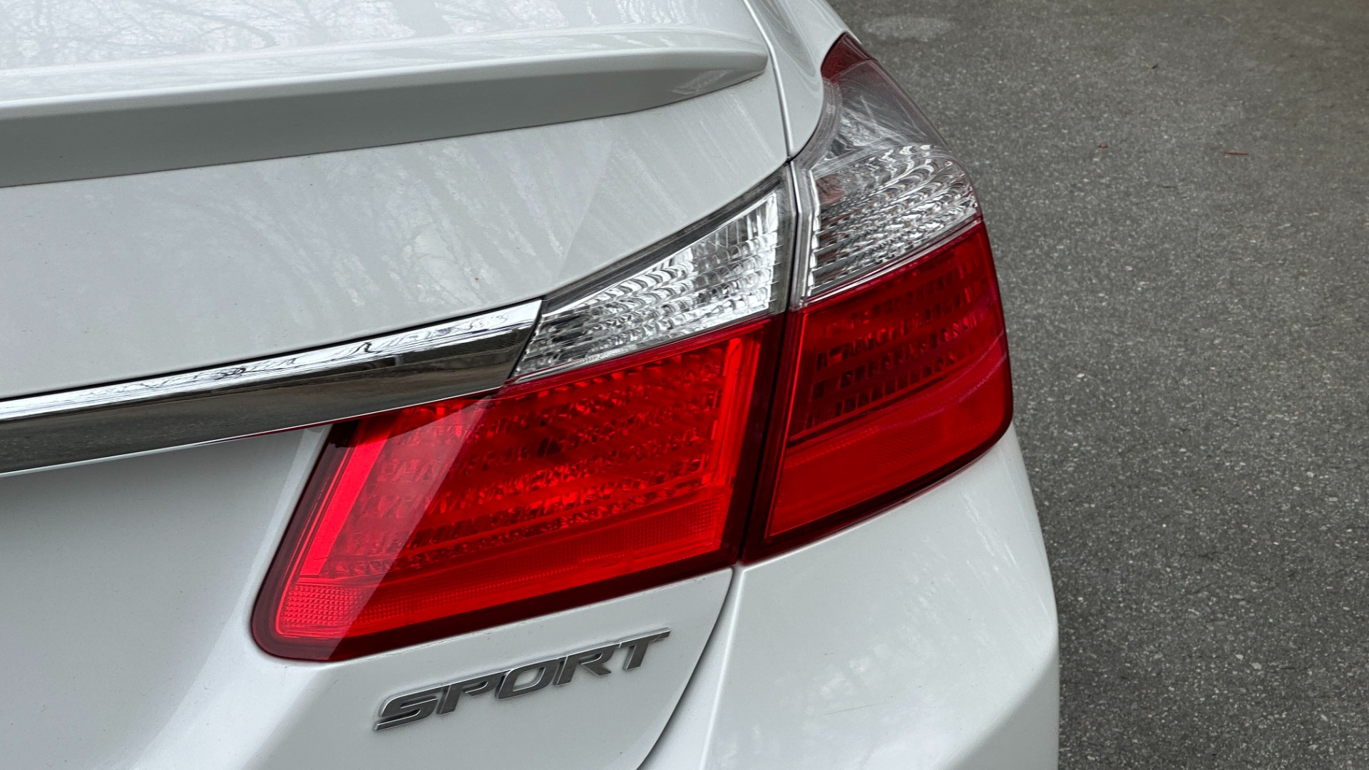 Used 2015 Honda Accord Sedan SPORT / CLOTH / 4CYL ENGINE / BACKUP CAMERA for sale Sold at Formula Imports in Charlotte NC 28227 31
