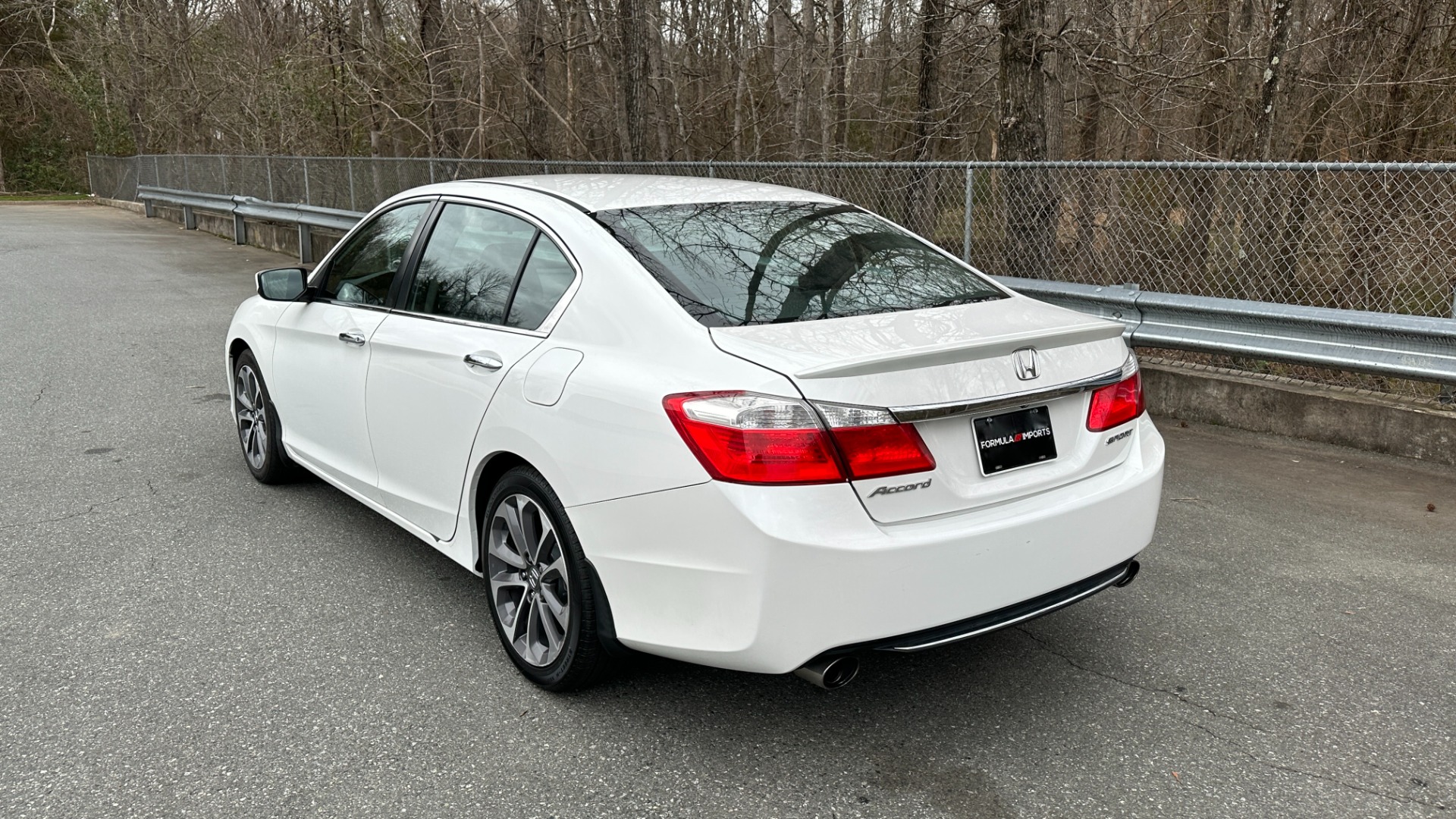 Used 2015 Honda Accord Sedan SPORT / CLOTH / 4CYL ENGINE / BACKUP CAMERA for sale Sold at Formula Imports in Charlotte NC 28227 7