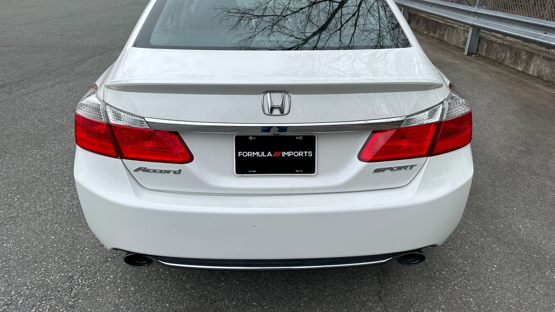 Used 2015 Honda Accord Sedan SPORT / CLOTH / 4CYL ENGINE / BACKUP CAMERA for sale Sold at Formula Imports in Charlotte NC 28227 8