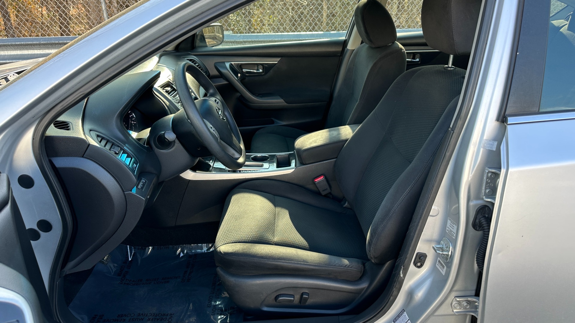 Used 2014 Nissan Altima 2.5 S / CLOTH / 4CYL / BODY SIDE MOLDING / RADIO for sale Sold at Formula Imports in Charlotte NC 28227 11
