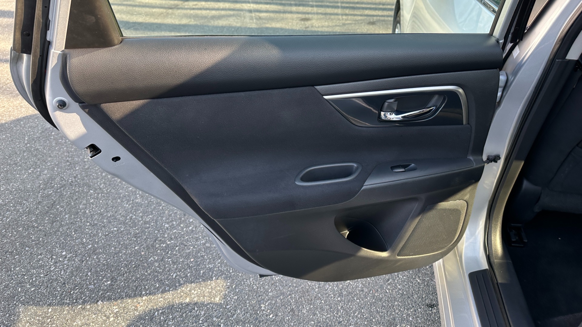 Used 2014 Nissan Altima 2.5 S / CLOTH / 4CYL / BODY SIDE MOLDING / RADIO for sale Sold at Formula Imports in Charlotte NC 28227 18