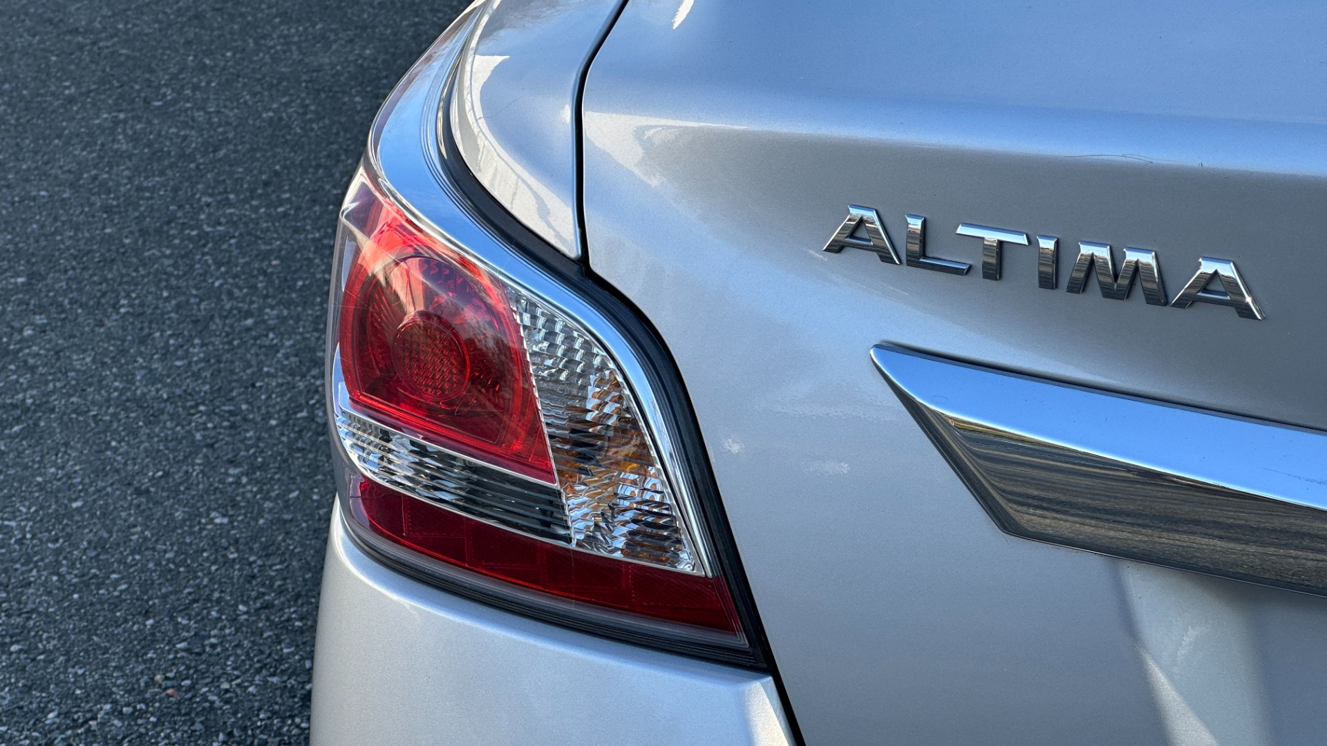 Used 2014 Nissan Altima 2.5 S / CLOTH / 4CYL / BODY SIDE MOLDING / RADIO for sale Sold at Formula Imports in Charlotte NC 28227 31