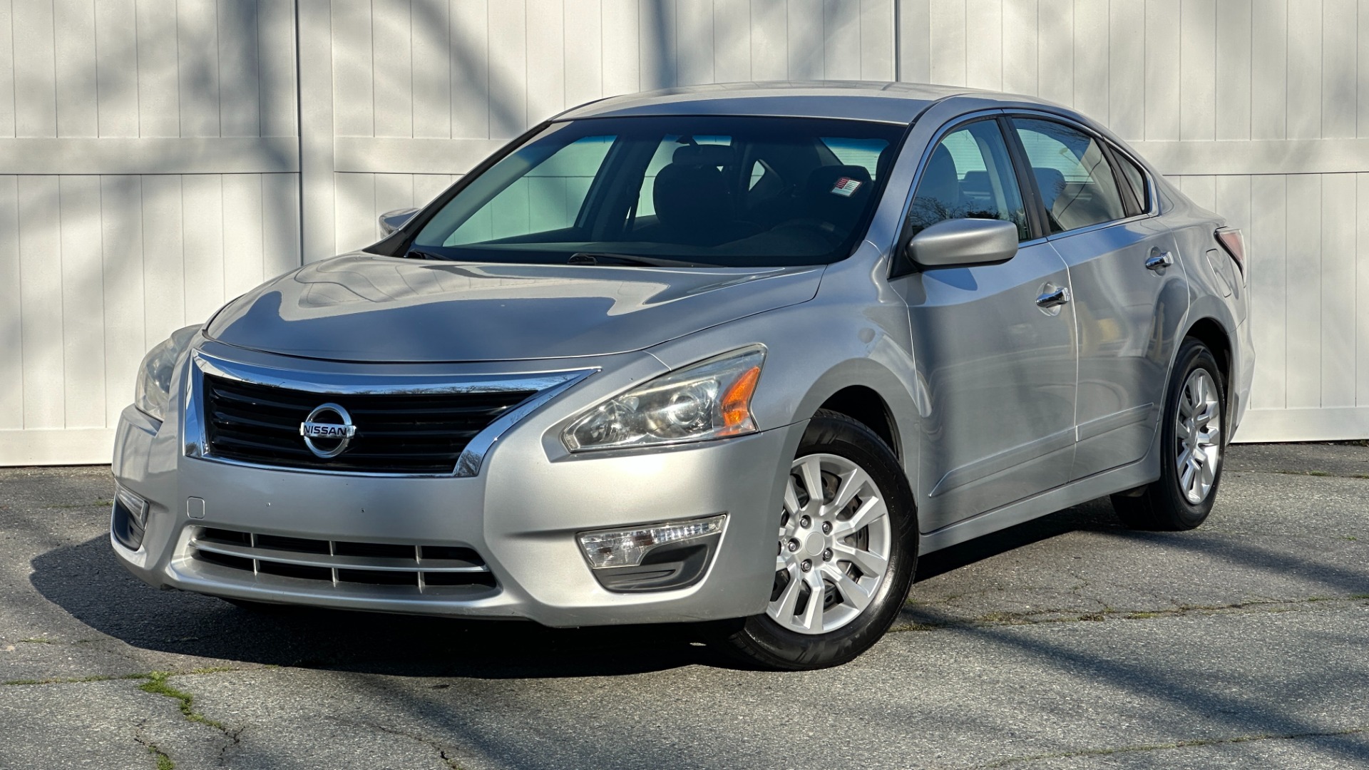 Used 2014 Nissan Altima 2.5 S / CLOTH / 4CYL / BODY SIDE MOLDING / RADIO for sale Sold at Formula Imports in Charlotte NC 28227 43