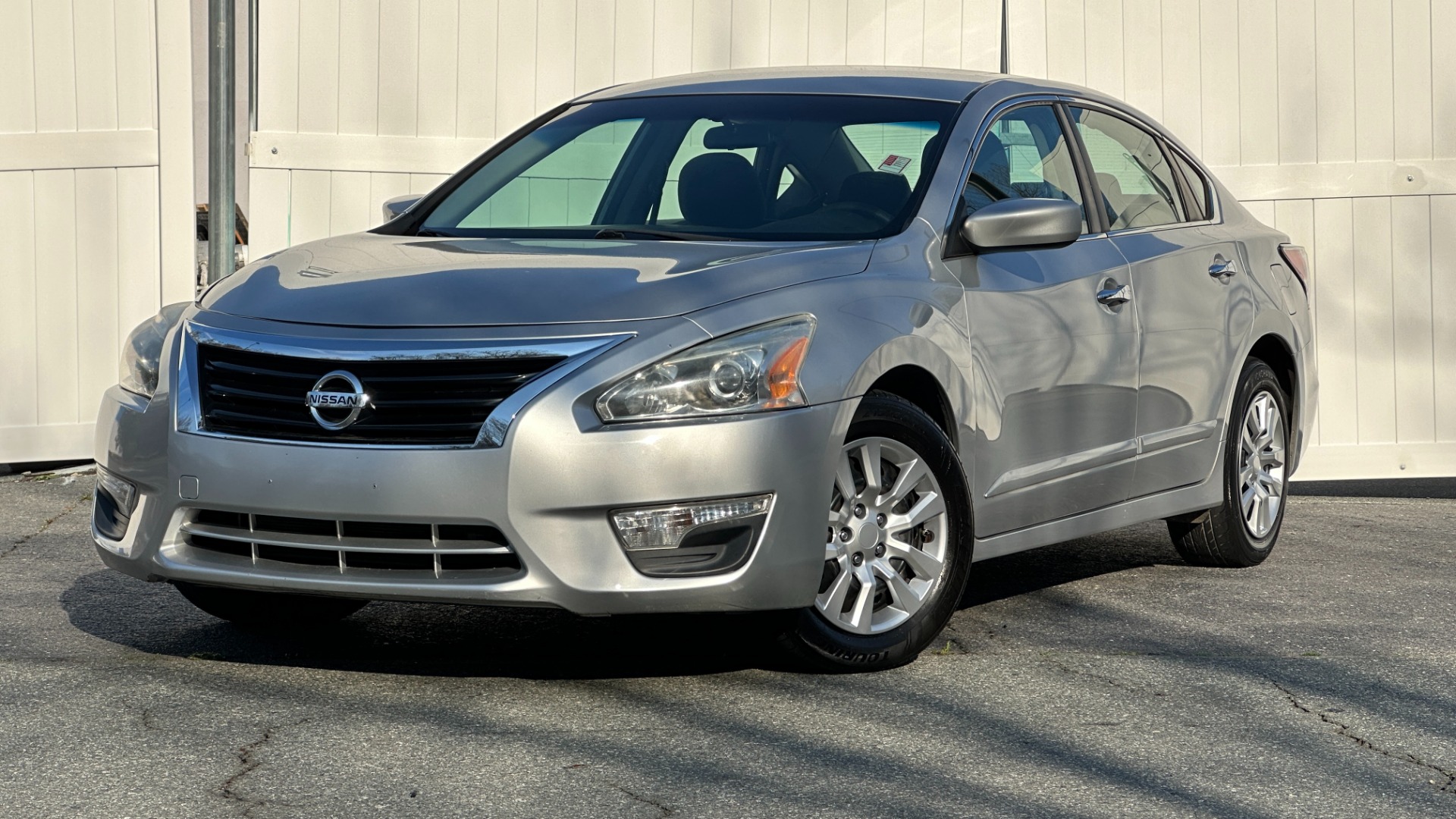 Used 2014 Nissan Altima 2.5 S / CLOTH / 4CYL / BODY SIDE MOLDING / RADIO for sale Sold at Formula Imports in Charlotte NC 28227 44
