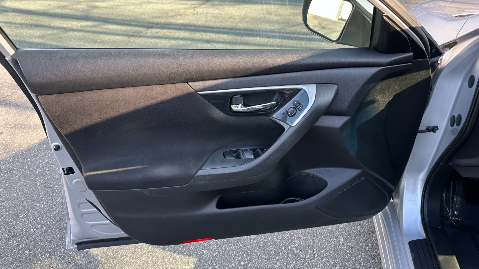 Used 2014 Nissan Altima 2.5 S / CLOTH / 4CYL / BODY SIDE MOLDING / RADIO for sale Sold at Formula Imports in Charlotte NC 28227 9