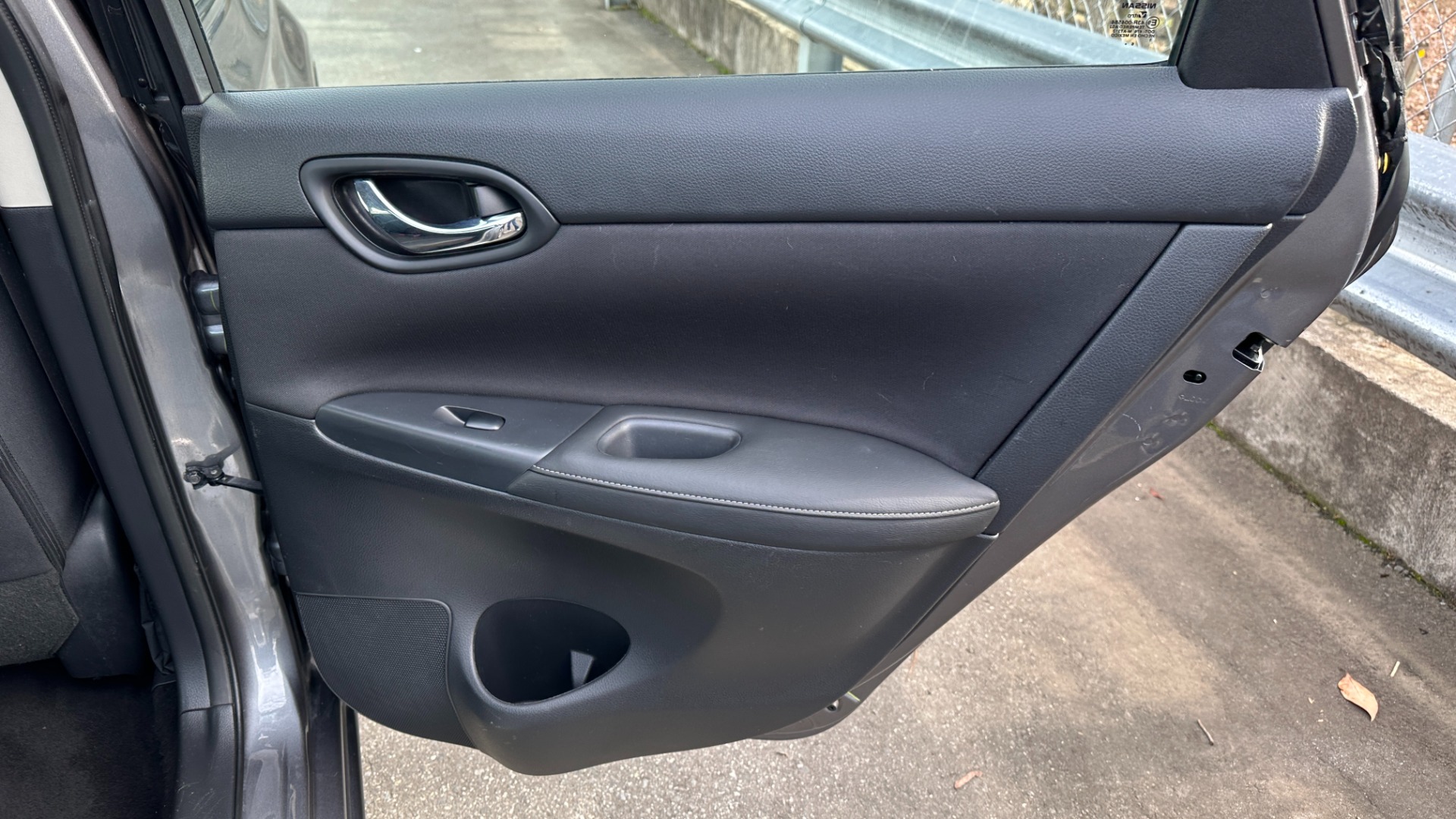 Used 2017 Nissan Sentra S / FRONT WHEEL DRIVE / SPLASH GUARDS / 4CYL ENGINE for sale Sold at Formula Imports in Charlotte NC 28227 21