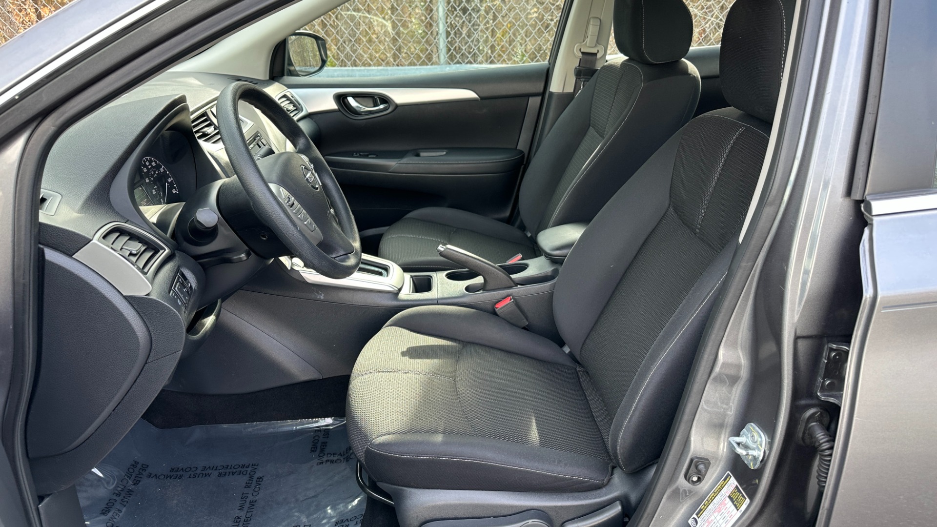 Used 2017 Nissan Sentra S / FRONT WHEEL DRIVE / SPLASH GUARDS / 4CYL ENGINE for sale Sold at Formula Imports in Charlotte NC 28227 24