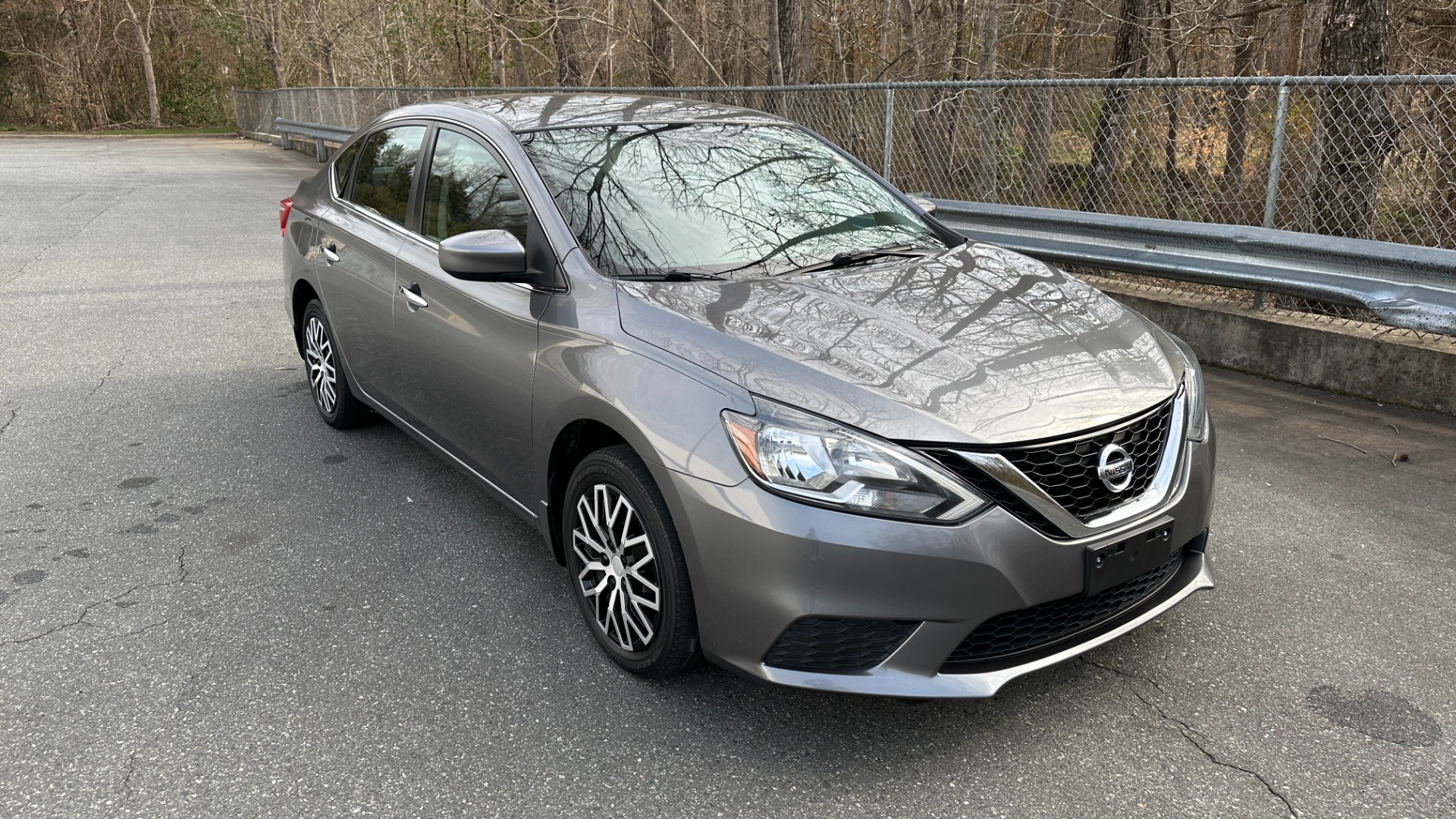 Used 2017 Nissan Sentra S / FRONT WHEEL DRIVE / SPLASH GUARDS / 4CYL ENGINE for sale Sold at Formula Imports in Charlotte NC 28227 4