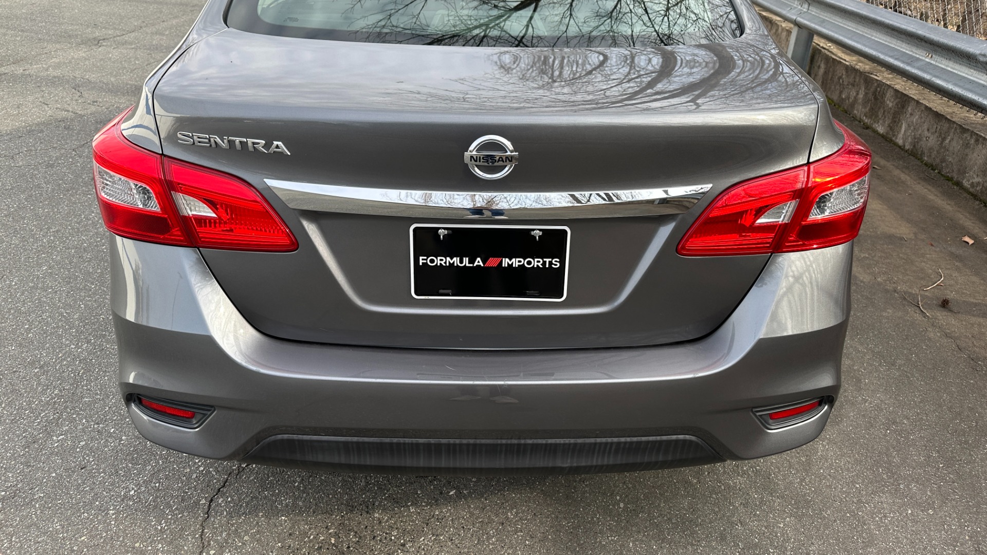 Used 2017 Nissan Sentra S / FRONT WHEEL DRIVE / SPLASH GUARDS / 4CYL ENGINE for sale Sold at Formula Imports in Charlotte NC 28227 7