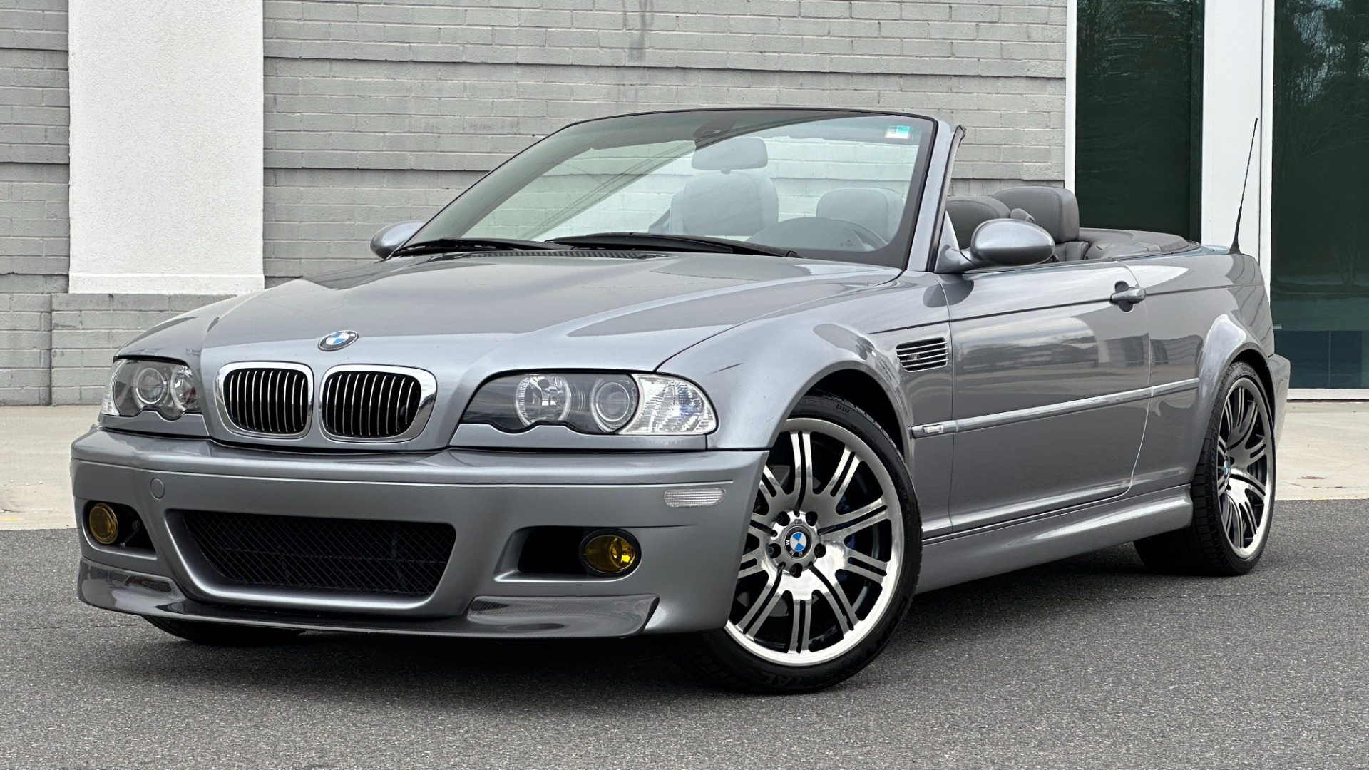 Used 2006 BMW M3 CONVERTIBLE / SMG AUTO / LEATHER / INLINE 6CYL / CARBON FIBER for sale $26,595 at Formula Imports in Charlotte NC 28227 1