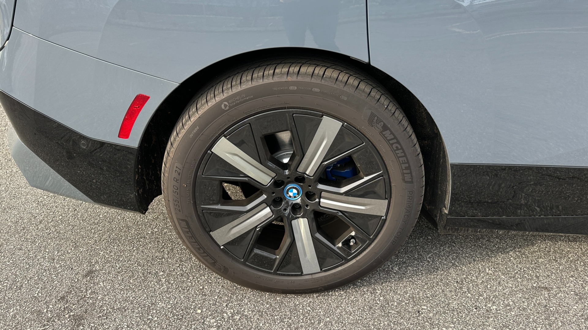 Used 2022 BMW iX xDrive50 / SPORT / LUXURY / PREMIUM / LASER / DRIVING ASSIST PRO for sale Sold at Formula Imports in Charlotte NC 28227 44