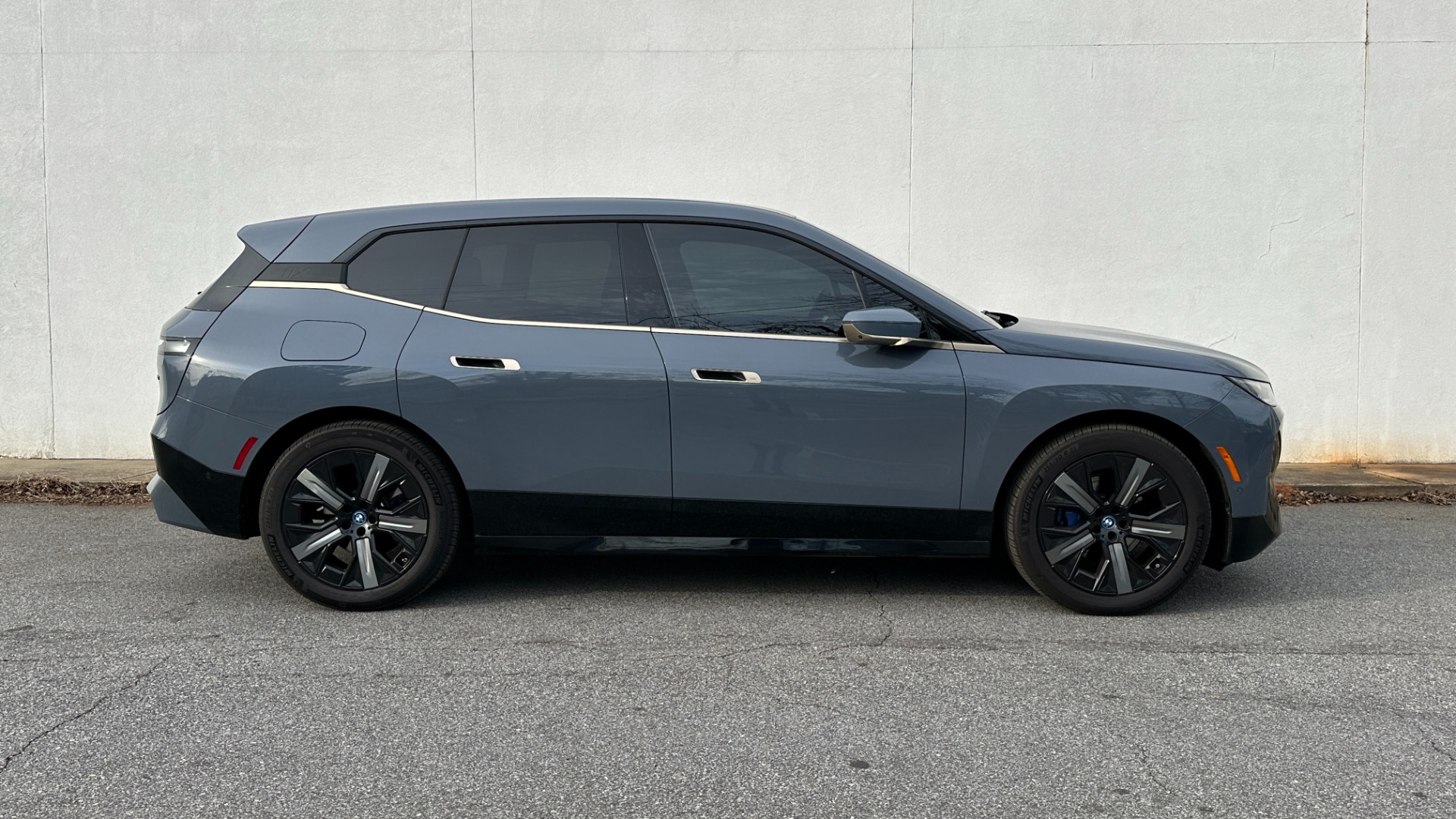 Used 2022 BMW iX xDrive50 / SPORT / LUXURY / PREMIUM / LASER / DRIVING ASSIST PRO for sale Sold at Formula Imports in Charlotte NC 28227 46