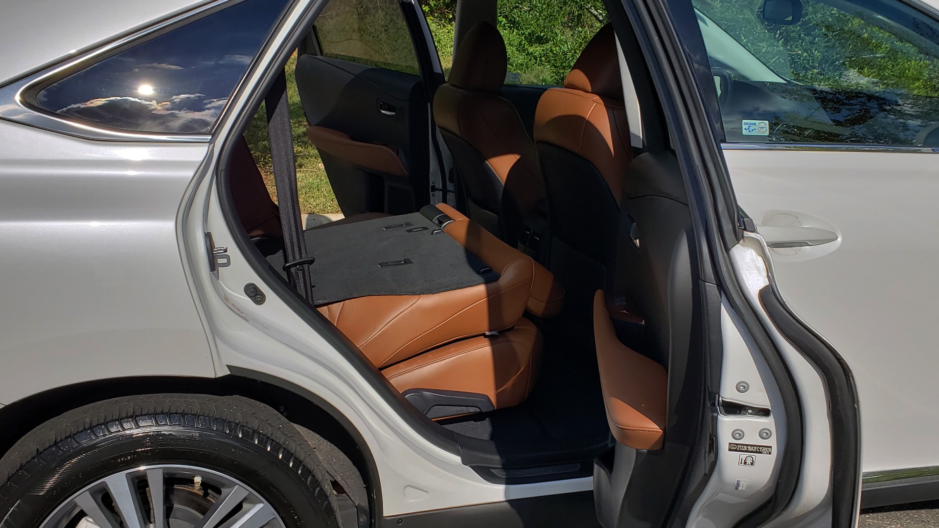 Used 2015 Lexus RX 350 PREMIUM PKG / COMFORT PKG / NAV / SUNROOF / BSM / TOWING for sale Sold at Formula Imports in Charlotte NC 28227 17