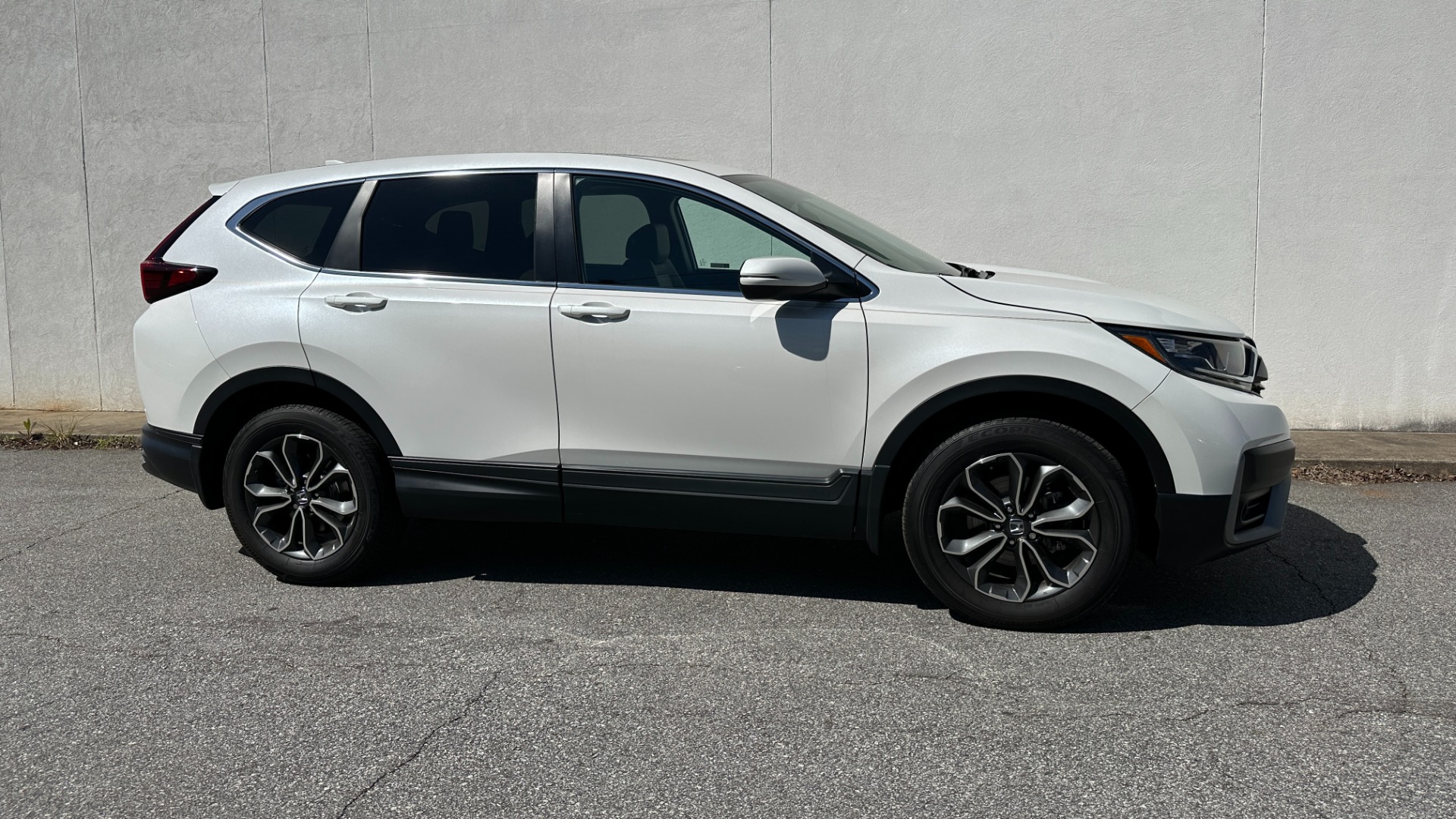 Used 2021 Honda CR-V EX-L / LEATHER / SAFETY ASSIST / PEARL PAINT for sale $31,695 at Formula Imports in Charlotte NC 28227 3
