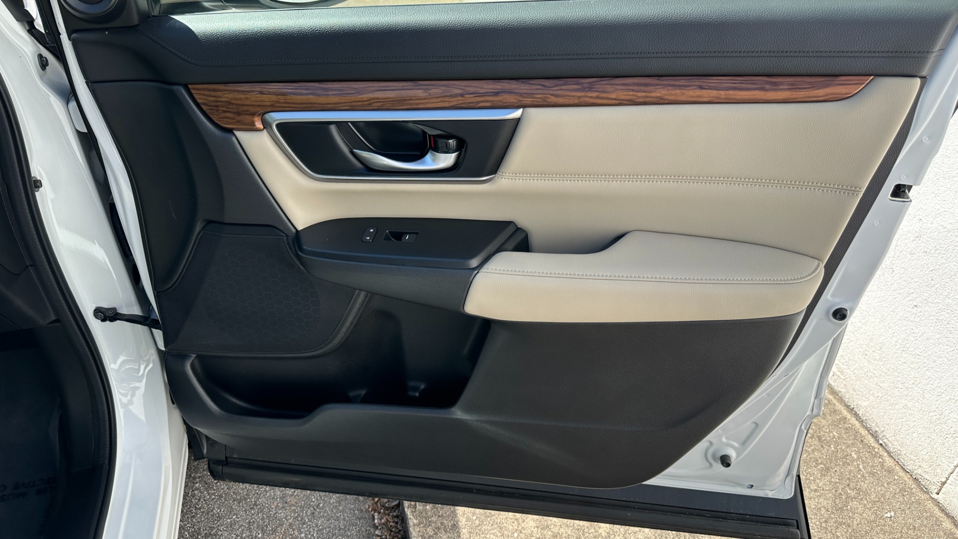 Used 2021 Honda CR-V EX-L / LEATHER / SAFETY ASSIST / PEARL PAINT for sale $31,695 at Formula Imports in Charlotte NC 28227 33