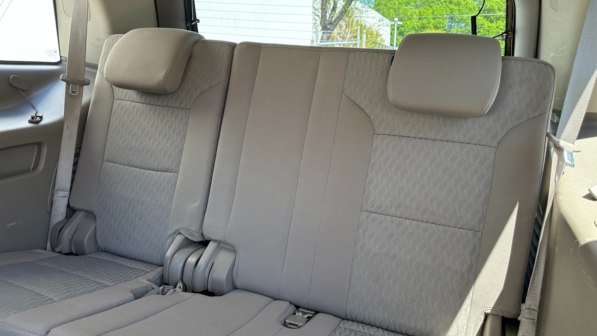 Used 2015 GMC Yukon SLE / CONVENIENCE PACKAGE / HD TRAILERING PKG / 2SPD TRANSFER CASE for sale Sold at Formula Imports in Charlotte NC 28227 25