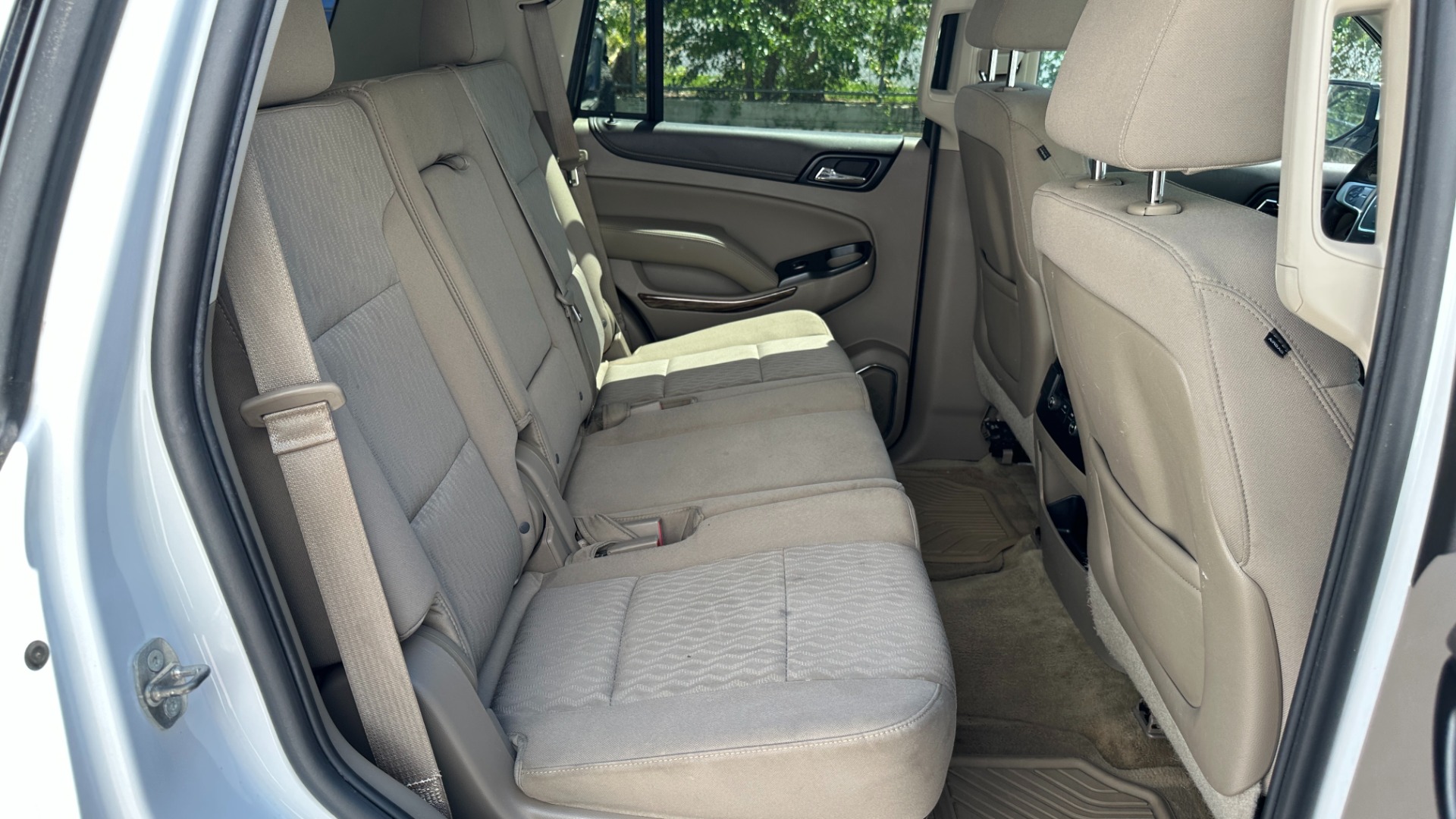 Used 2015 GMC Yukon SLE / CONVENIENCE PACKAGE / HD TRAILERING PKG / 2SPD TRANSFER CASE for sale Sold at Formula Imports in Charlotte NC 28227 30