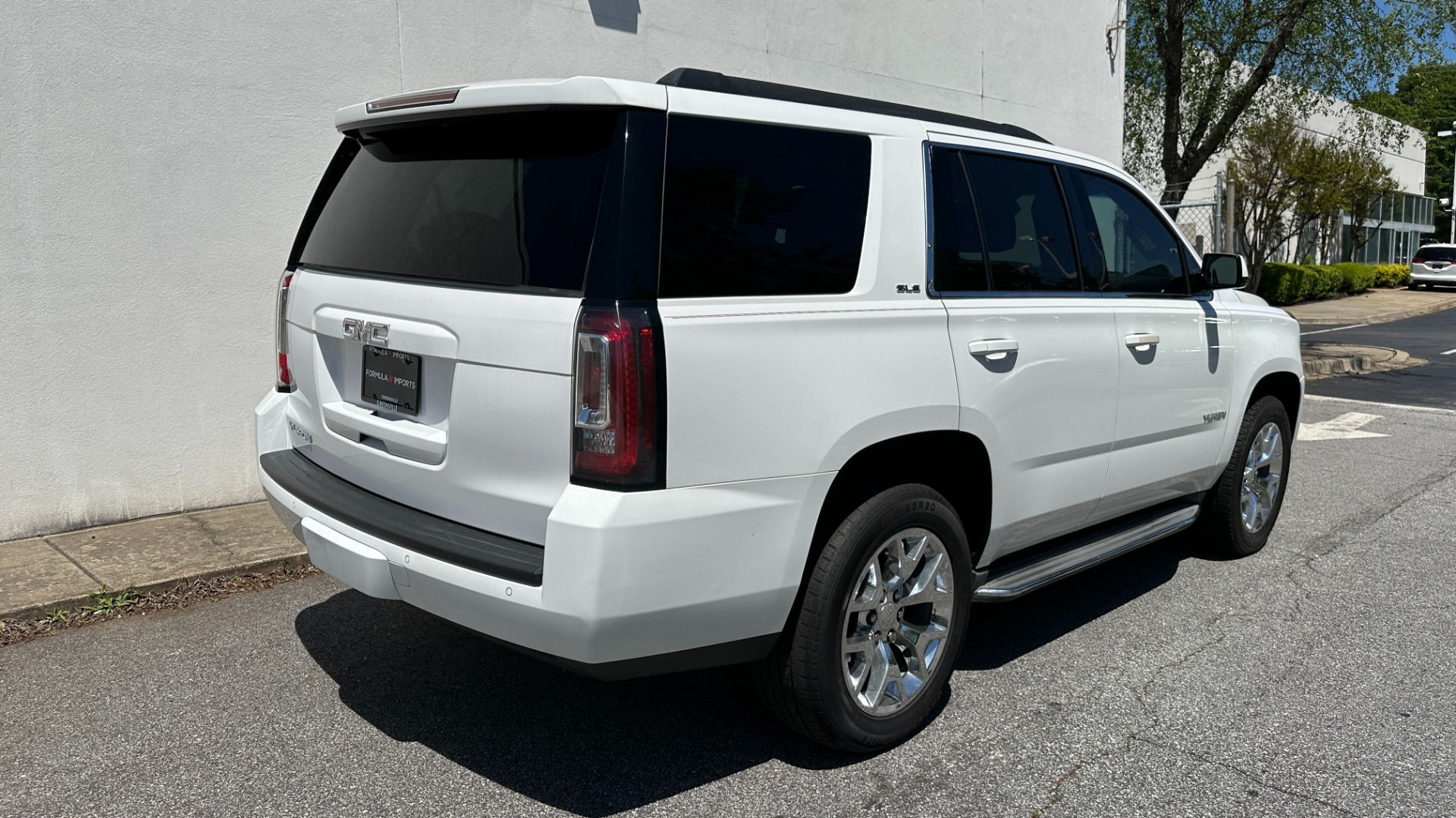 Used 2015 GMC Yukon SLE / CONVENIENCE PACKAGE / HD TRAILERING PKG / 2SPD TRANSFER CASE for sale Sold at Formula Imports in Charlotte NC 28227 4