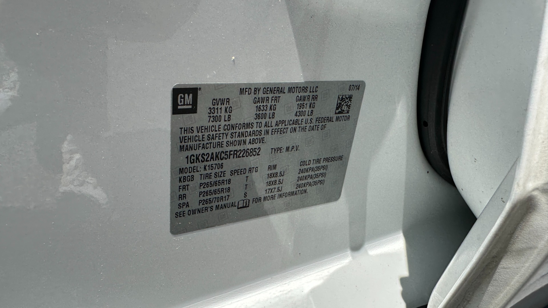 Used 2015 GMC Yukon SLE / CONVENIENCE PACKAGE / HD TRAILERING PKG / 2SPD TRANSFER CASE for sale Sold at Formula Imports in Charlotte NC 28227 41