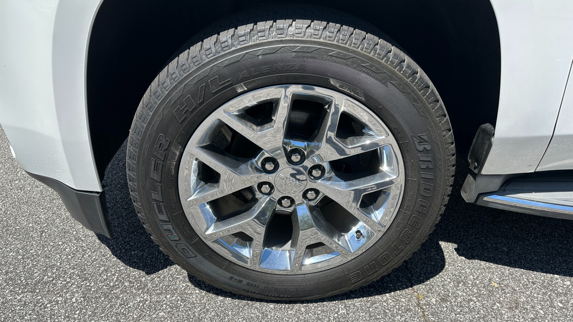 Used 2015 GMC Yukon SLE / CONVENIENCE PACKAGE / HD TRAILERING PKG / 2SPD TRANSFER CASE for sale Sold at Formula Imports in Charlotte NC 28227 42