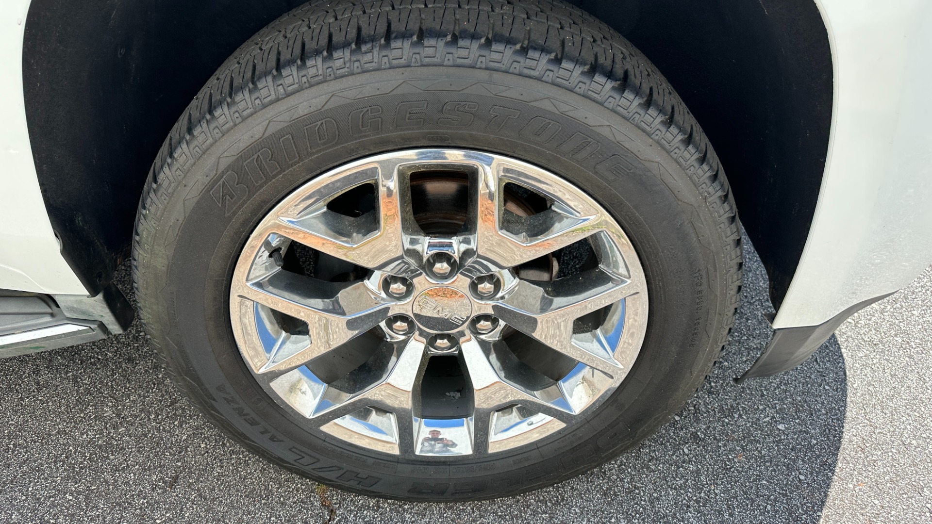 Used 2015 GMC Yukon SLE / CONVENIENCE PACKAGE / HD TRAILERING PKG / 2SPD TRANSFER CASE for sale Sold at Formula Imports in Charlotte NC 28227 44