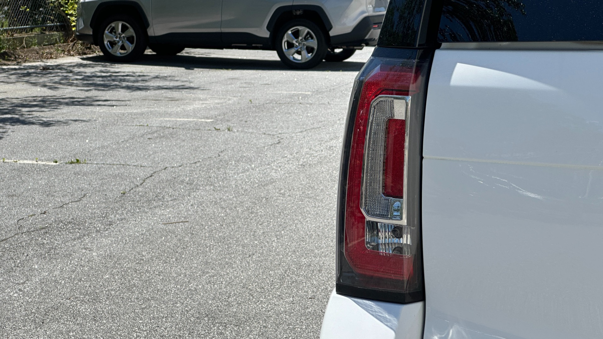 Used 2015 GMC Yukon SLE / CONVENIENCE PACKAGE / HD TRAILERING PKG / 2SPD TRANSFER CASE for sale Sold at Formula Imports in Charlotte NC 28227 48