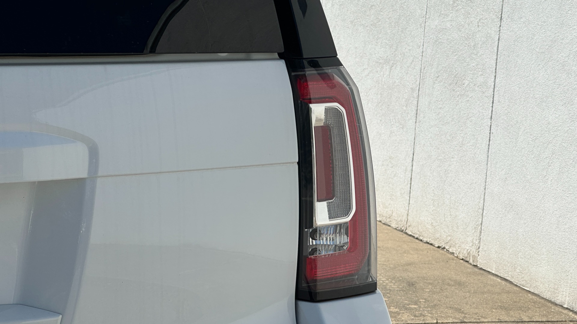 Used 2015 GMC Yukon SLE / CONVENIENCE PACKAGE / HD TRAILERING PKG / 2SPD TRANSFER CASE for sale Sold at Formula Imports in Charlotte NC 28227 49