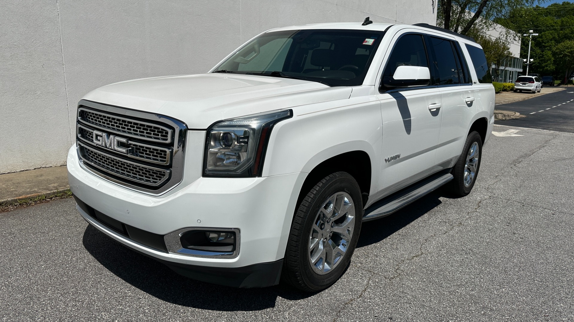 Used 2015 GMC Yukon SLE / CONVENIENCE PACKAGE / HD TRAILERING PKG / 2SPD TRANSFER CASE for sale Sold at Formula Imports in Charlotte NC 28227 5