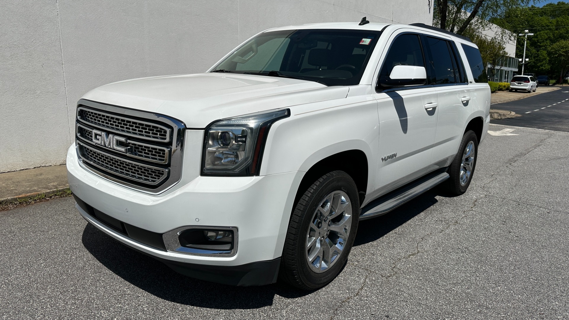 Used 2015 GMC Yukon SLE / CONVENIENCE PACKAGE / HD TRAILERING PKG / 2SPD TRANSFER CASE for sale Sold at Formula Imports in Charlotte NC 28227 5