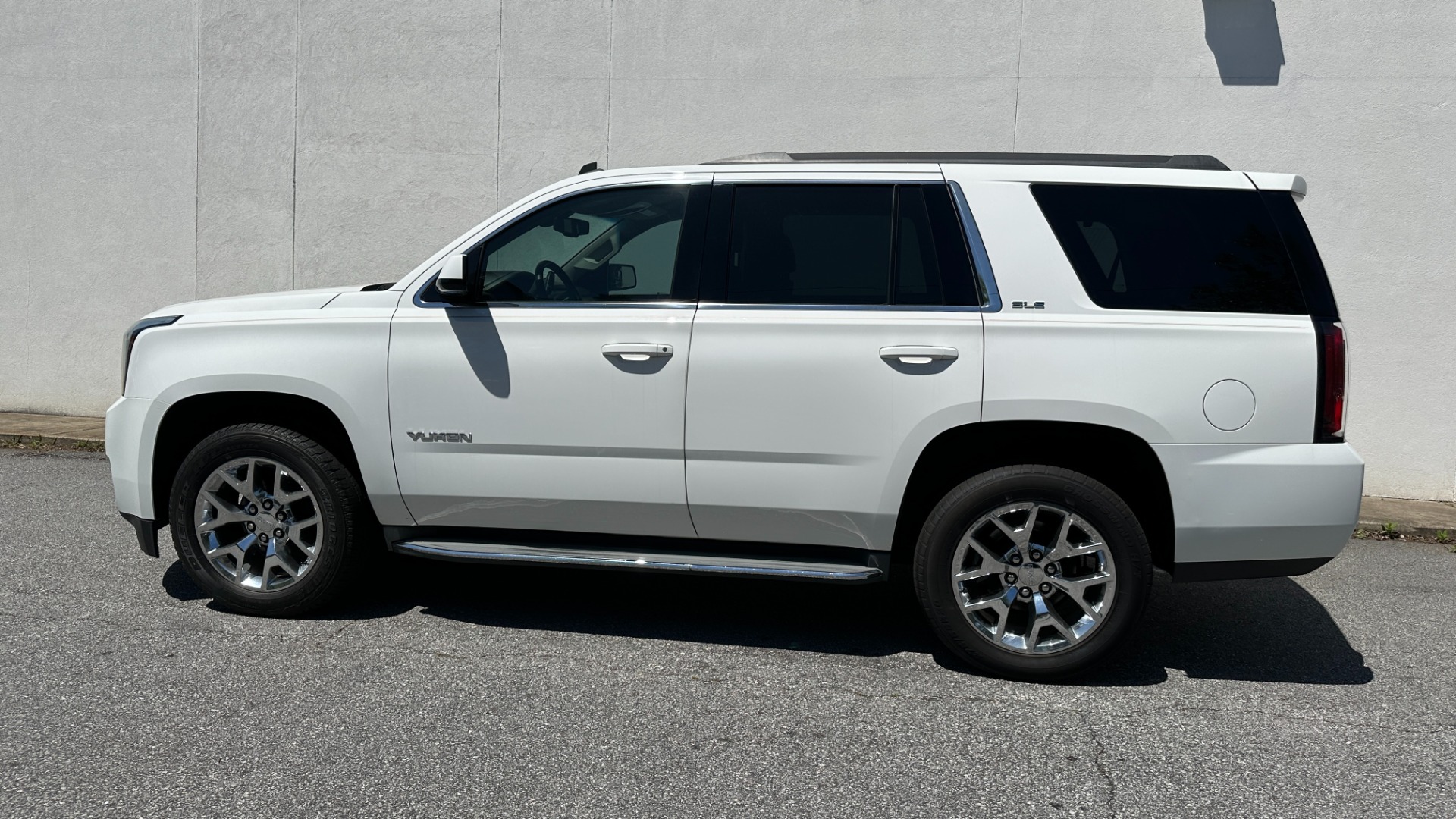 Used 2015 GMC Yukon SLE / CONVENIENCE PACKAGE / HD TRAILERING PKG / 2SPD TRANSFER CASE for sale Sold at Formula Imports in Charlotte NC 28227 6