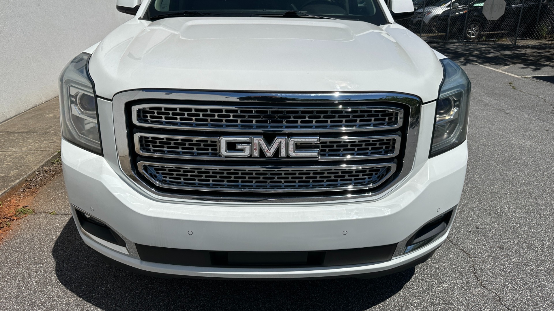 Used 2015 GMC Yukon SLE / CONVENIENCE PACKAGE / HD TRAILERING PKG / 2SPD TRANSFER CASE for sale Sold at Formula Imports in Charlotte NC 28227 8