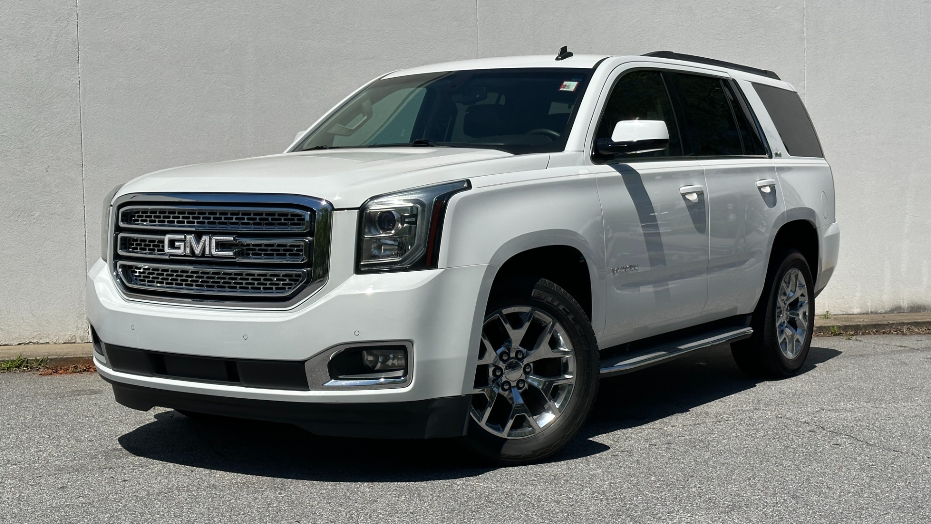 Used 2015 GMC Yukon SLE / CONVENIENCE PACKAGE / HD TRAILERING PKG / 2SPD TRANSFER CASE for sale Sold at Formula Imports in Charlotte NC 28227 1