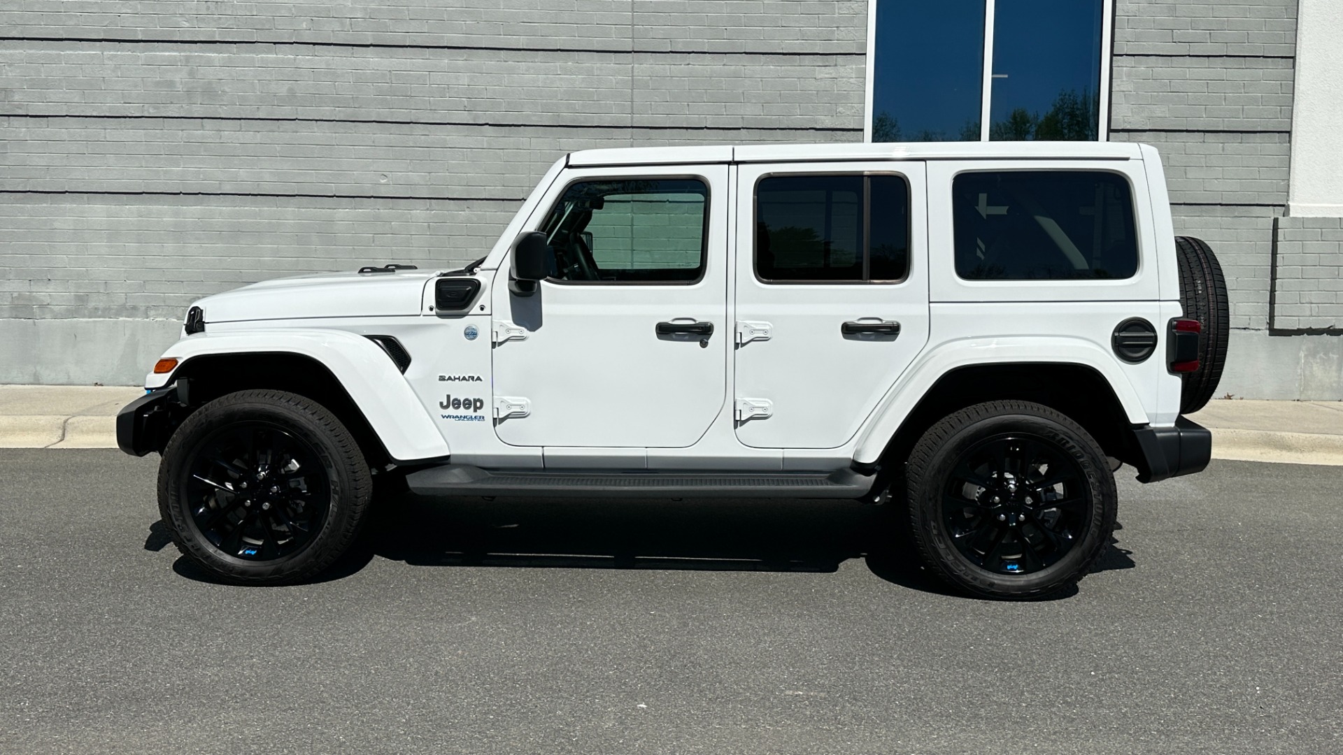 Used 2022 Jeep Wrangler 4xe UNLIMITED SAHARA / HYBRID / HARD TOP / ADVANCED SAFETY GROUP for sale Sold at Formula Imports in Charlotte NC 28227 3