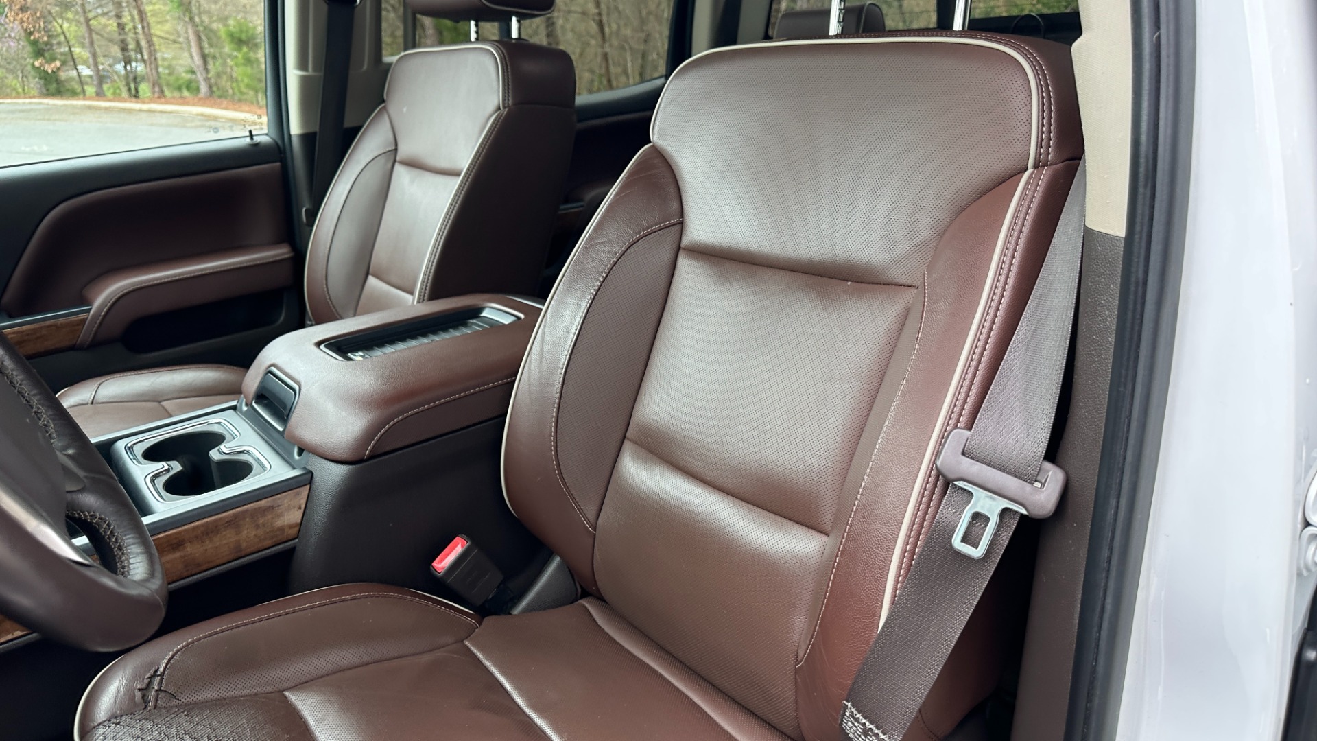Used 2016 Chevrolet Silverado 1500 HIGH COUNTRY / PREMIUM PACKAGE / PEARL PAINT / SUNROOF / 4X4 for sale Sold at Formula Imports in Charlotte NC 28227 13