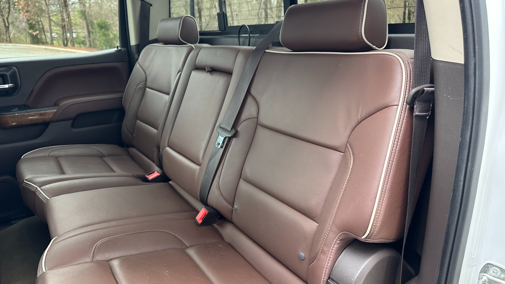 Used 2016 Chevrolet Silverado 1500 HIGH COUNTRY / PREMIUM PACKAGE / PEARL PAINT / SUNROOF / 4X4 for sale Sold at Formula Imports in Charlotte NC 28227 29