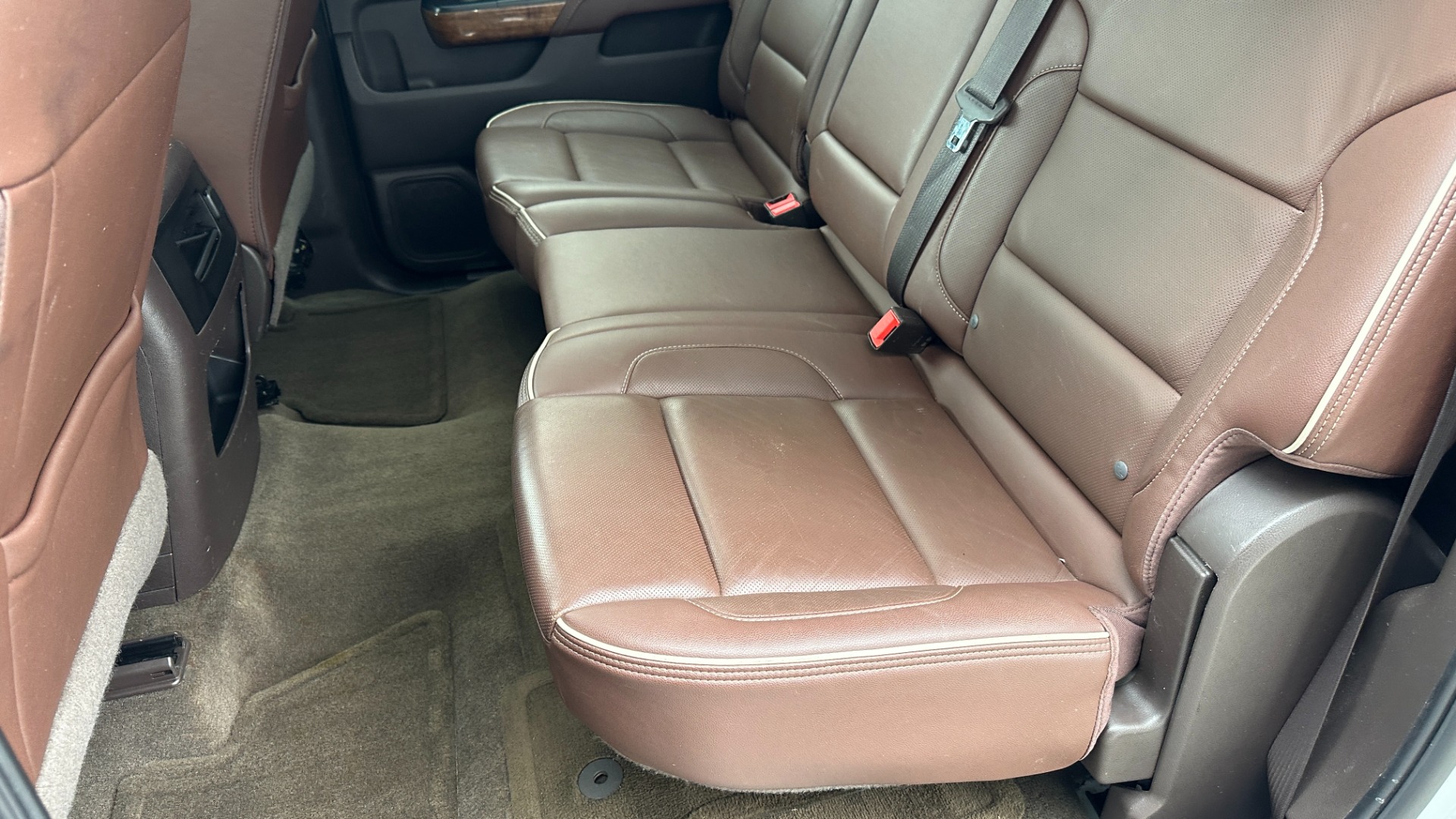 Used 2016 Chevrolet Silverado 1500 HIGH COUNTRY / PREMIUM PACKAGE / PEARL PAINT / SUNROOF / 4X4 for sale Sold at Formula Imports in Charlotte NC 28227 30
