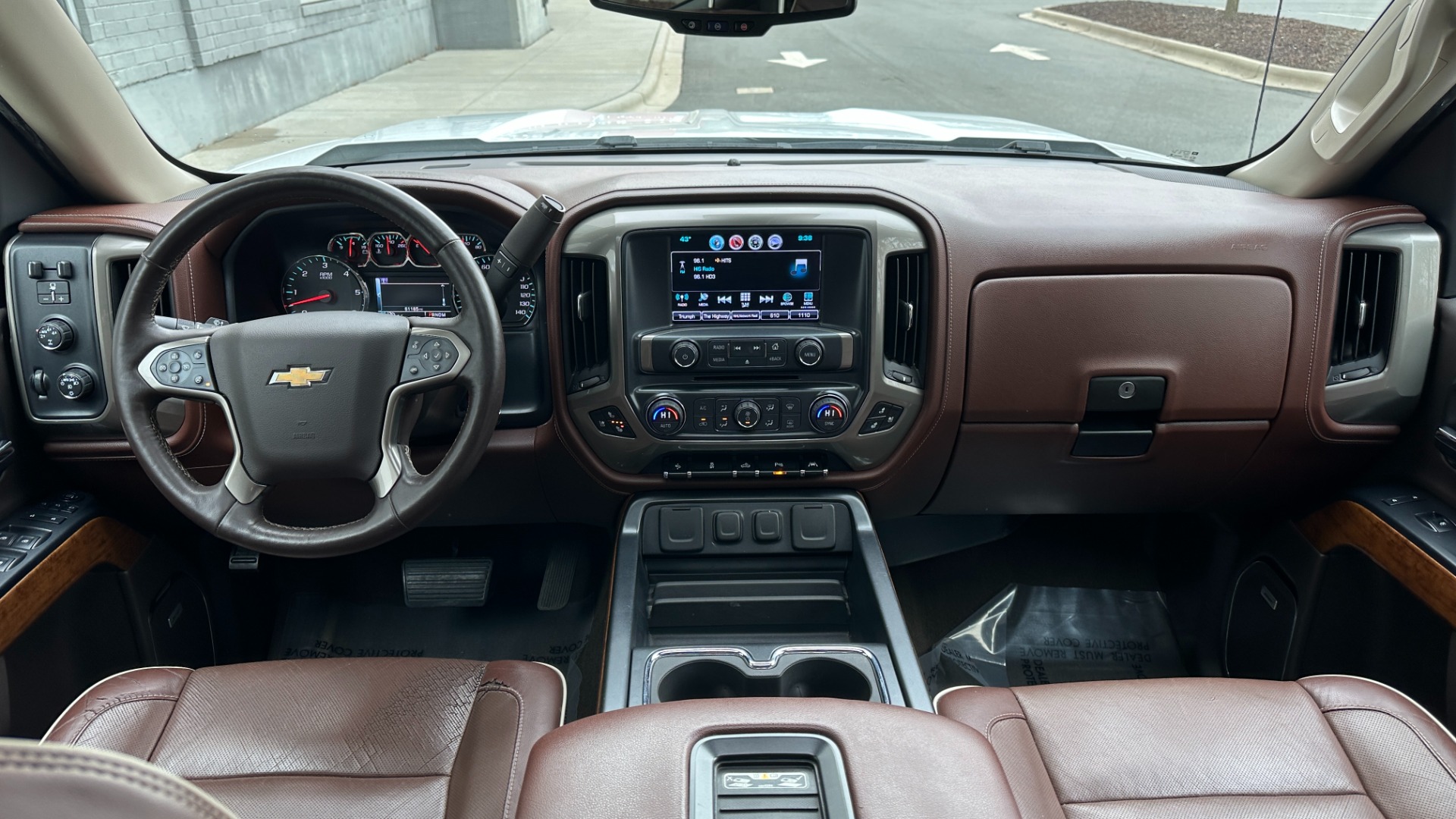 Used 2016 Chevrolet Silverado 1500 HIGH COUNTRY / PREMIUM PACKAGE / PEARL PAINT / SUNROOF / 4X4 for sale Sold at Formula Imports in Charlotte NC 28227 32