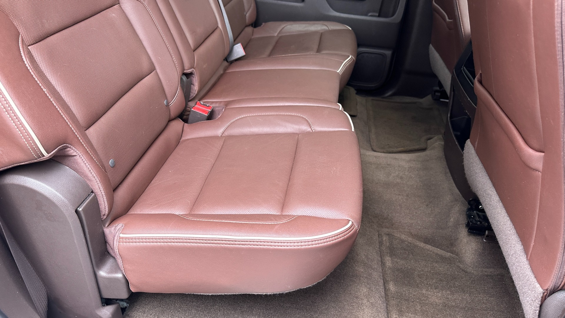 Used 2016 Chevrolet Silverado 1500 HIGH COUNTRY / PREMIUM PACKAGE / PEARL PAINT / SUNROOF / 4X4 for sale Sold at Formula Imports in Charlotte NC 28227 36
