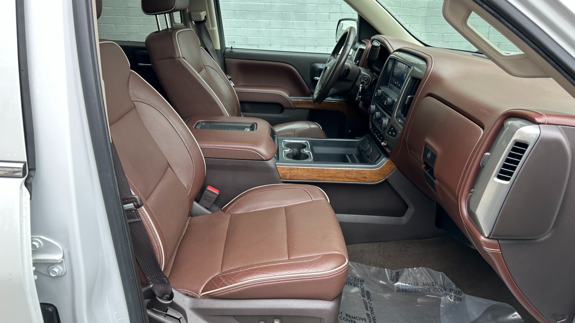 Used 2016 Chevrolet Silverado 1500 HIGH COUNTRY / PREMIUM PACKAGE / PEARL PAINT / SUNROOF / 4X4 for sale Sold at Formula Imports in Charlotte NC 28227 39